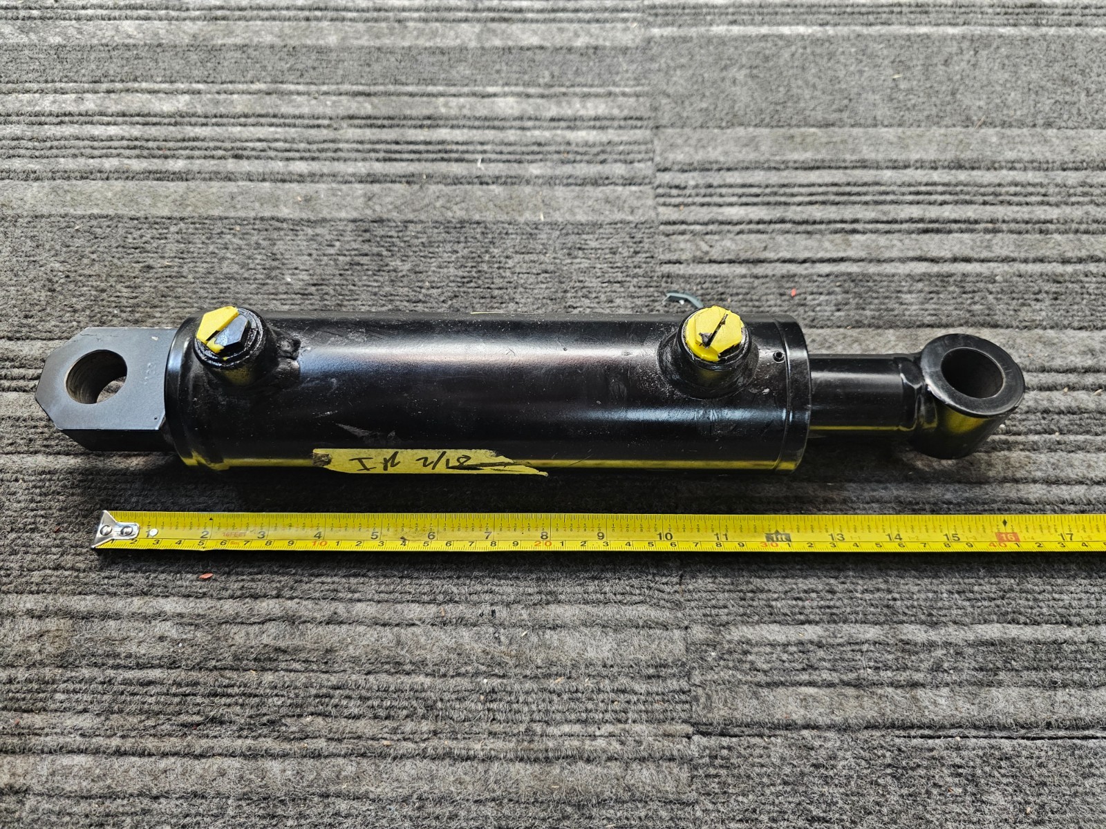 Hydraulic Welded Cylinder 2.89″ OD x 16″ Retracted x 1.52″ Rod 85510 1256445
