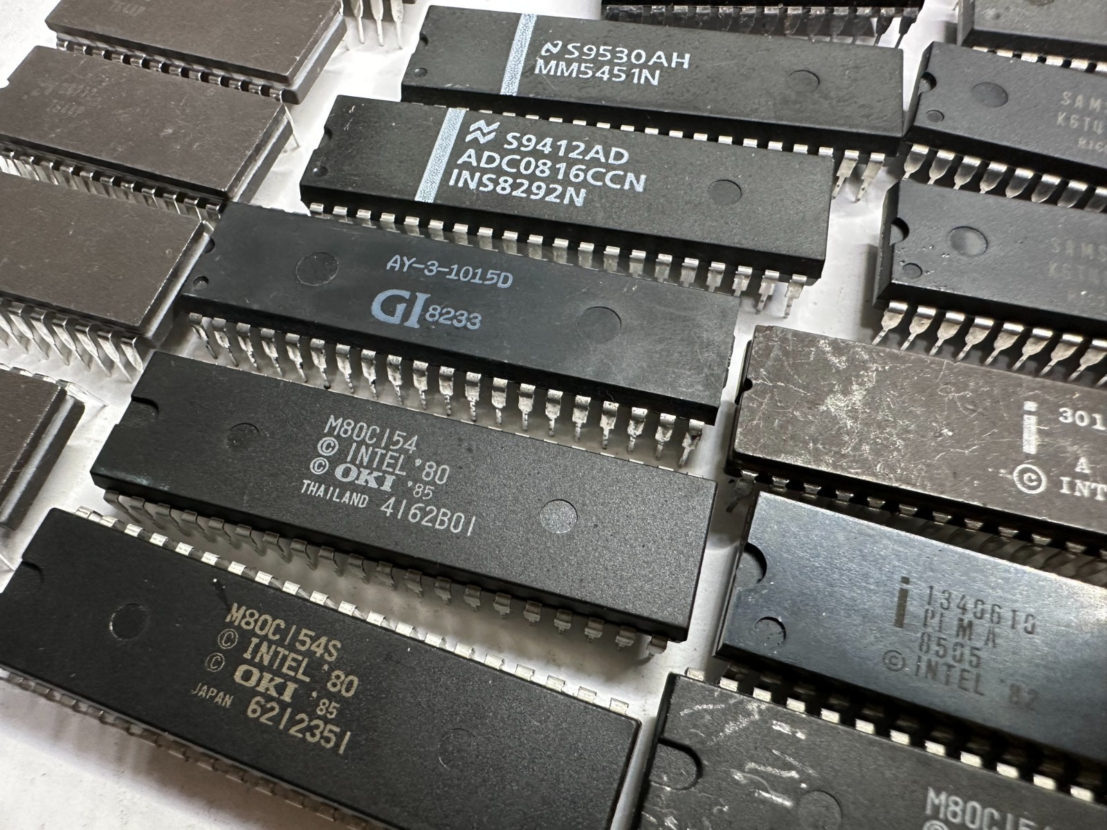 VINTAGE BIOS, FIRMWARE, EPROM ETC. IC Lot Of 190Pcs, AS-IS UNTESTED, Gold Scrap