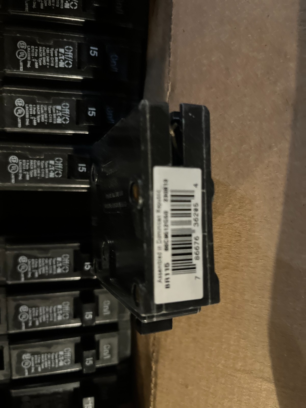 New Eaton BR115 15 Amp 1 Pole 120/240V Circuit Breaker Box of 10