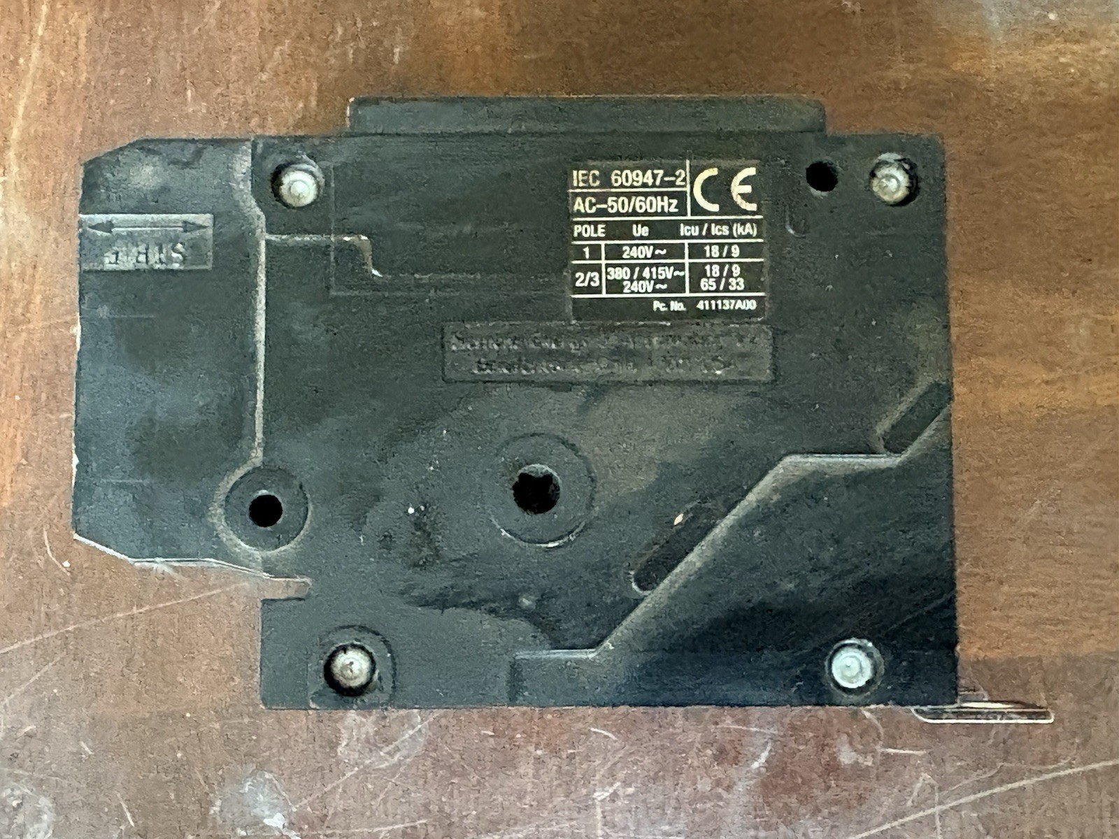 Siemens BQD330 Molded Case Circuit Breaker | 30A | 3-Pole | 480Y/277V | Bolt-On