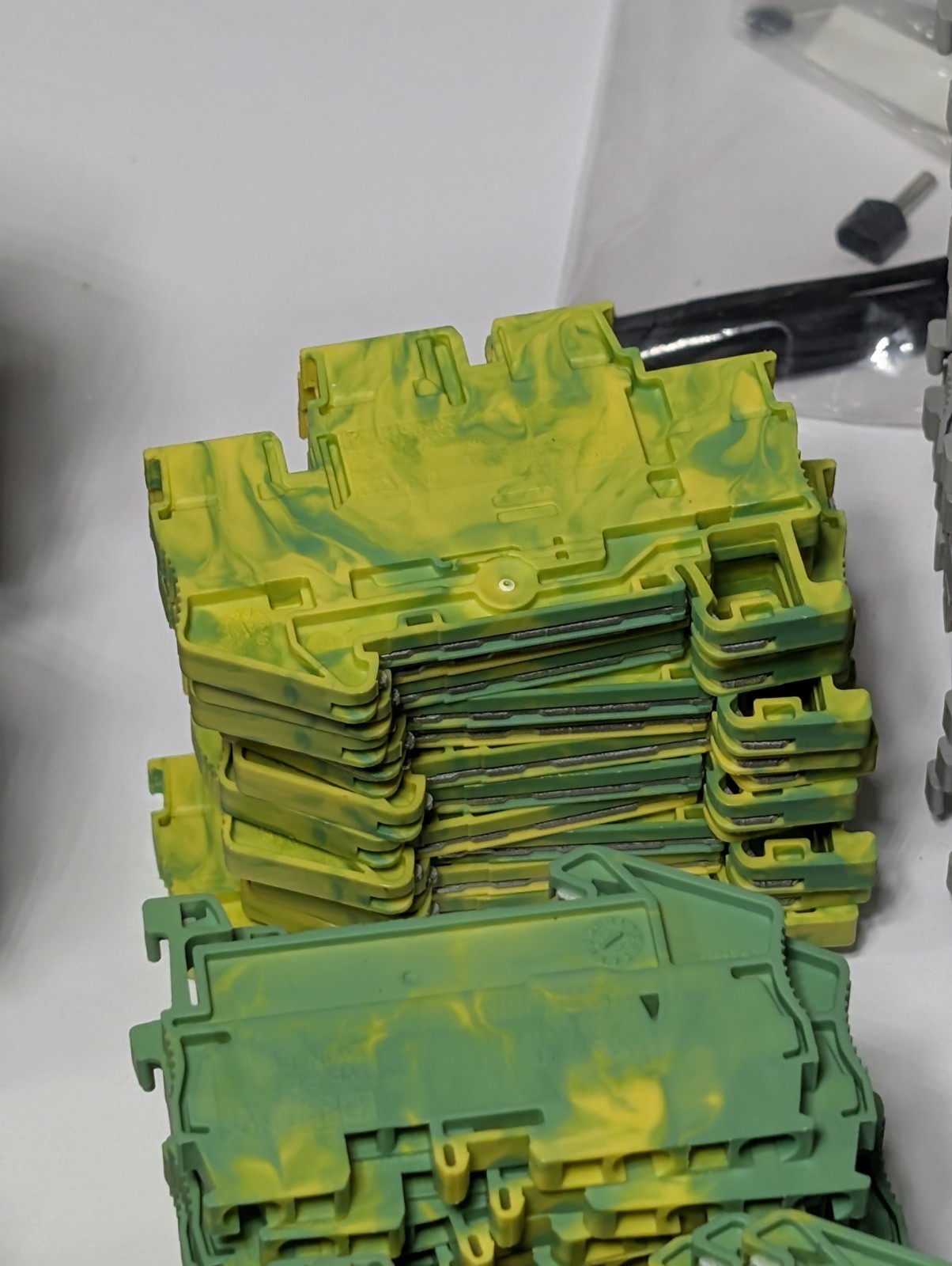 NEW MIXED LOT EATON / PHOENIX CONTACT DIN RAIL TERMINAL BLOCKS + END COVERS
