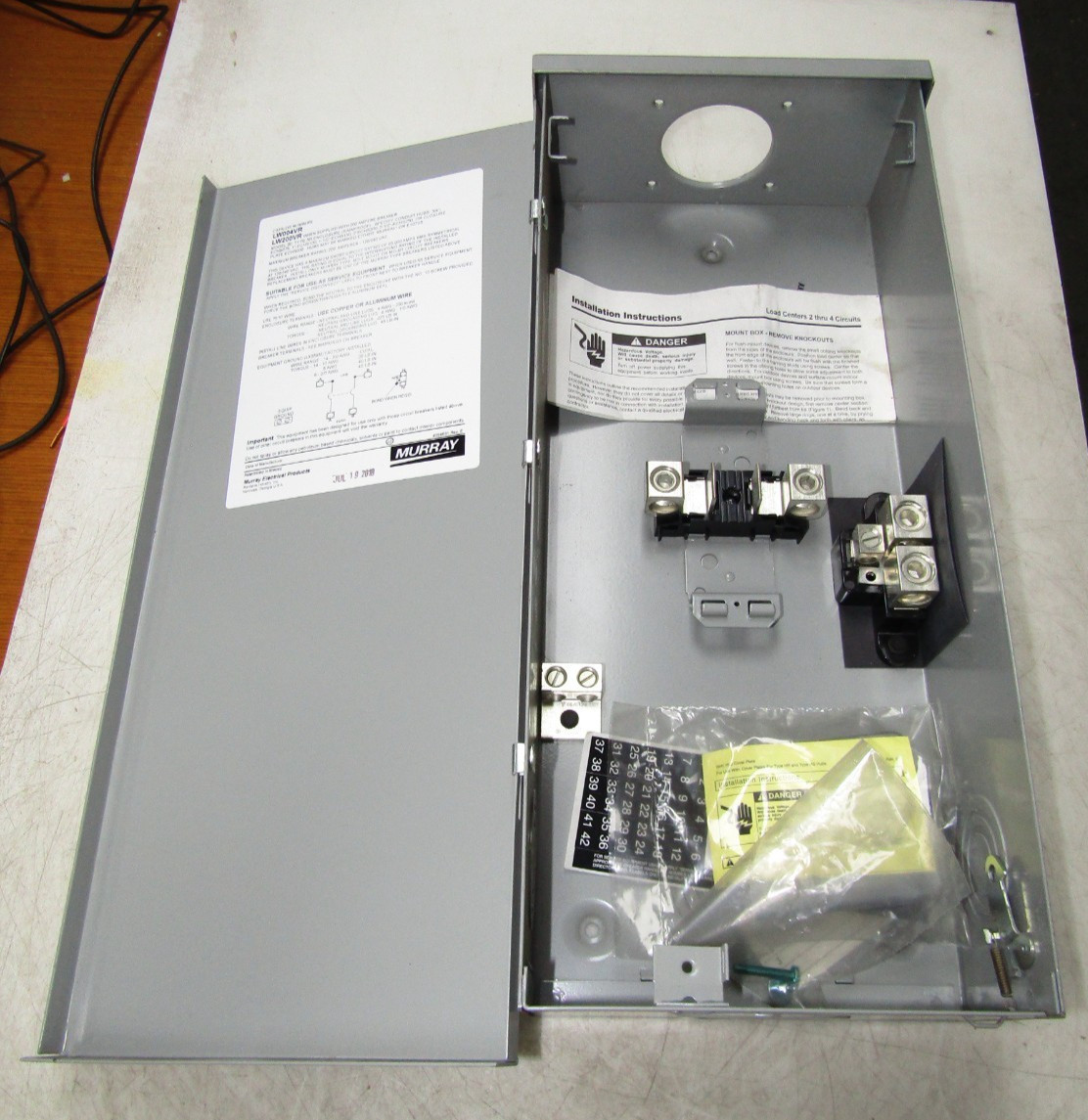🙌 NEW MURRAY 200 AMP CIRCUIT BREAKER ENCLOSURE 120/240 VAC LW004VR