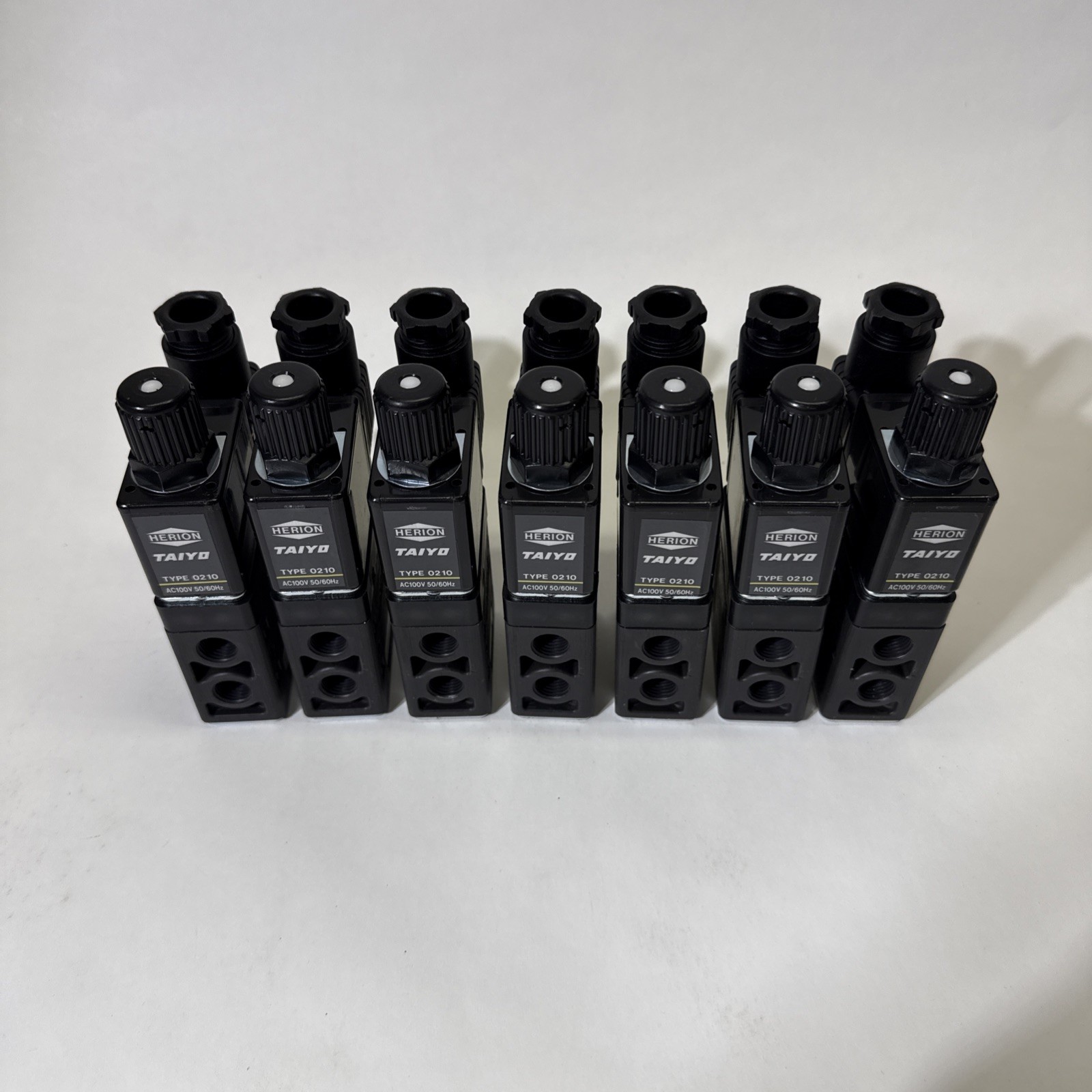 Lot of 7 – Taiyo Herion 3EC-8E Solenoid Valve AC100V 3-Port Pneumatic Amada