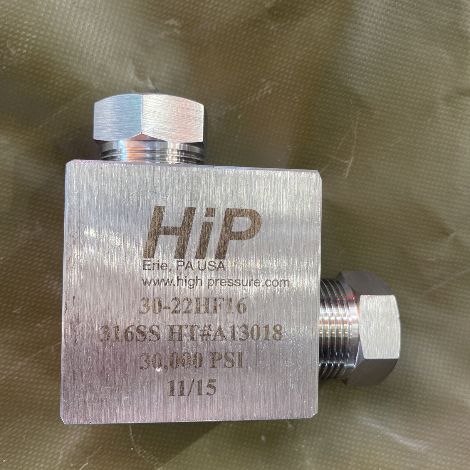 HiP 30-22HF16 Elbow High Pressure Fitting 30,000 PSI See Pictures