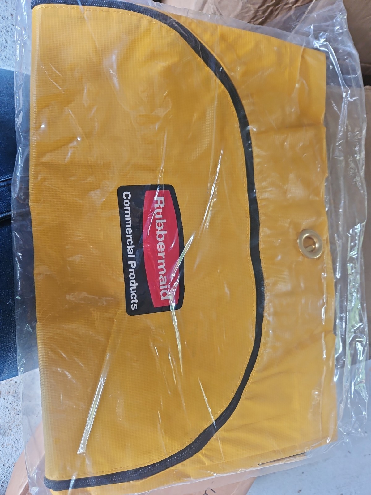 Rubbermaid Janitorial Cleaning Yellow Cart Bag Professional 1966719 24 Gallon