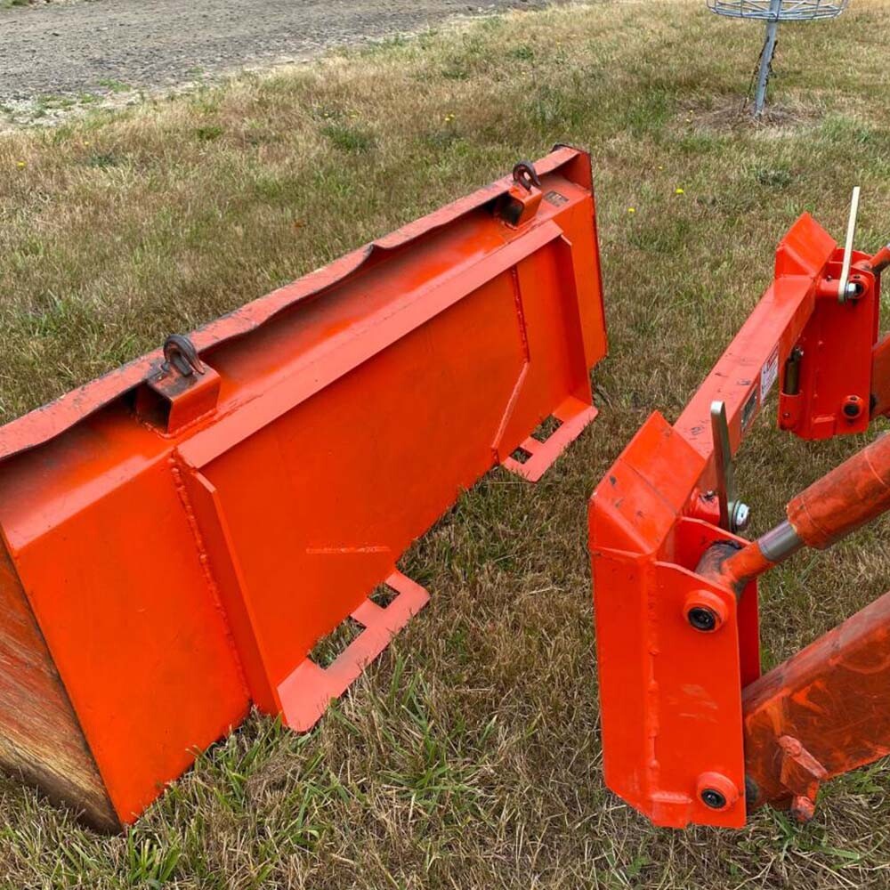 Titan Attachments 5/16in Universal Quick Tach Cut Out Mount Plate, Thick Plate