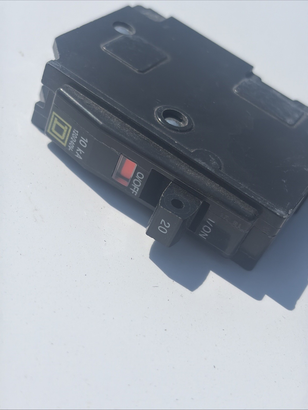 Square D QOB120 20A Circuit Breakers 120/240V Bolt Plug-in Lot 3