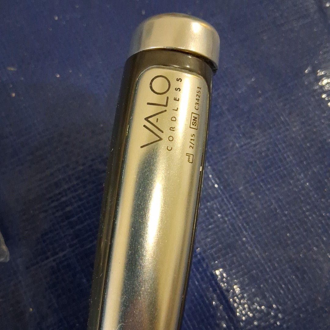 Ultradent VALO Cordless Dental LED Curing Light, Batteries, Charging Base Tested