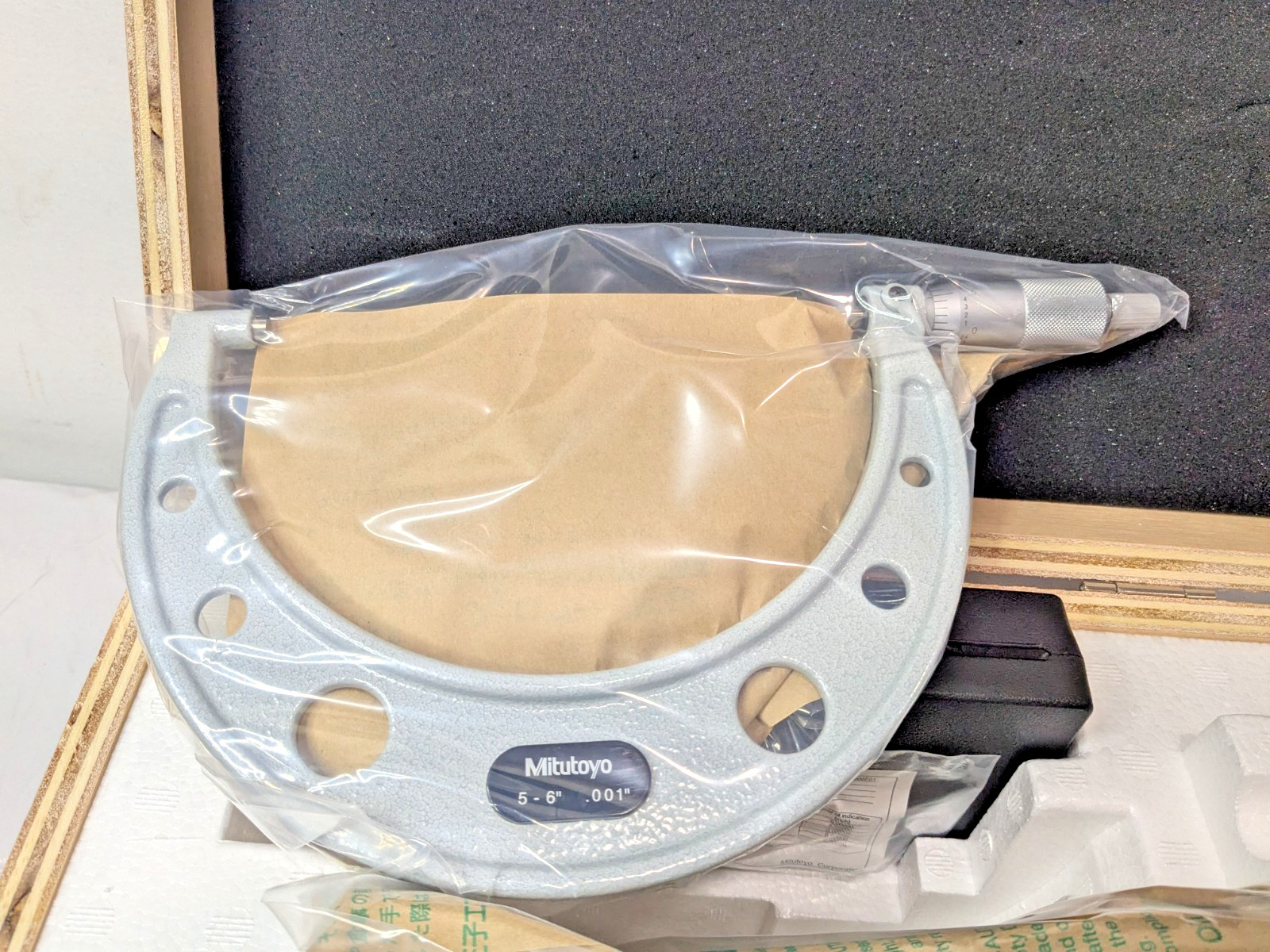 Mitutoyo Outside Micrometer Set w/Sandards 0 – 6" Range OMST-6" 103-90