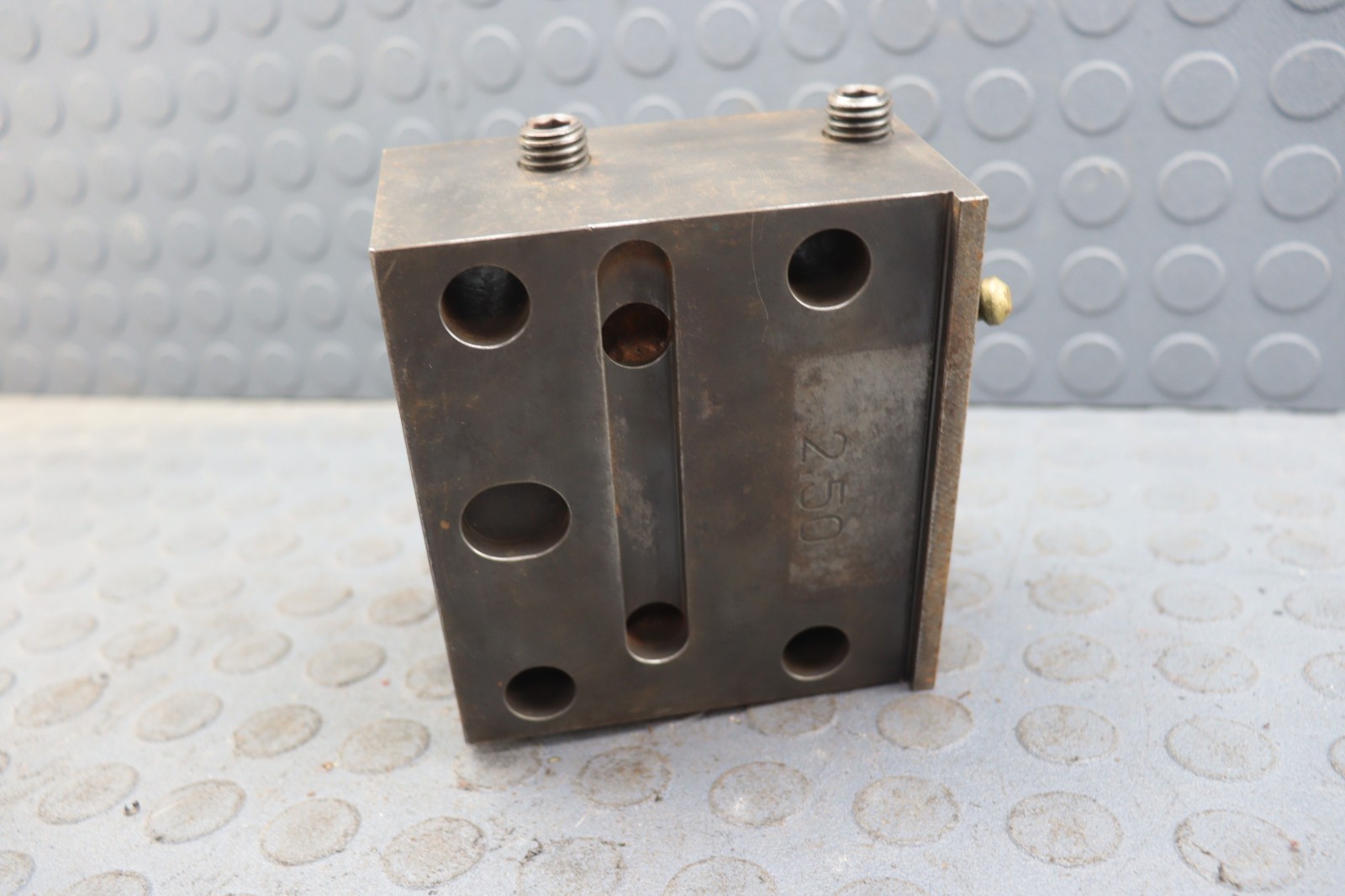 HAAS 2.500 IN. LATHE TOOL HOLDER BLOCK LOC7628