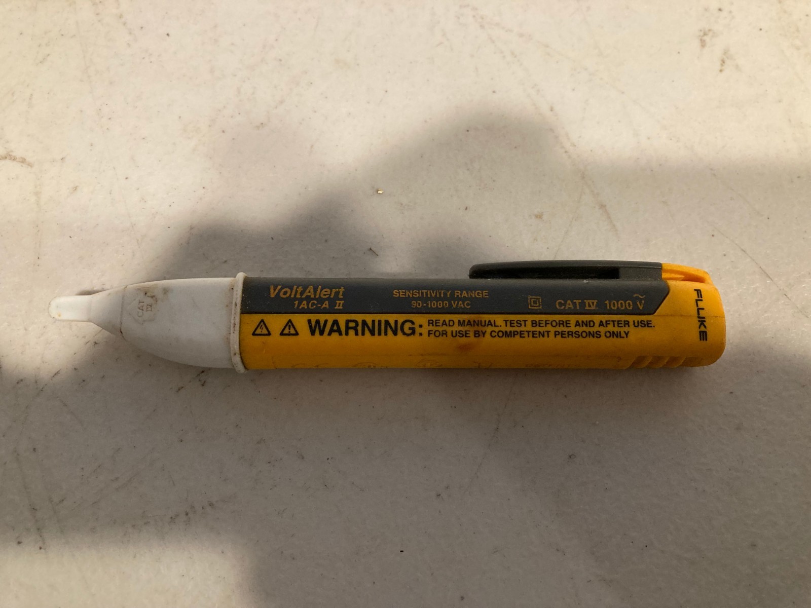 Fluke 1 AC-C2 II VoltAlert Non-contact 90~1000V AC Voltage Detector Tester