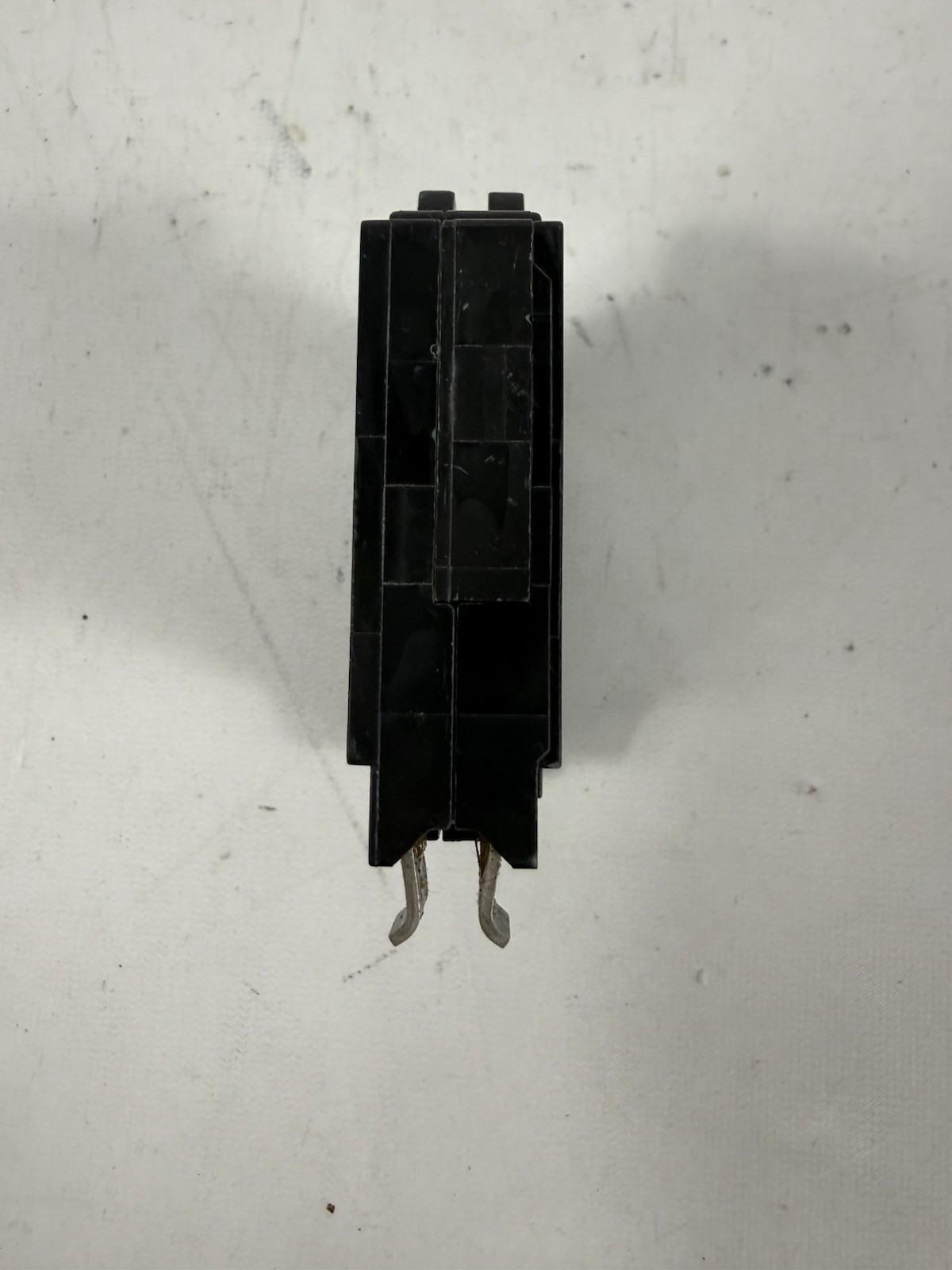 NEW Square D QOT1515NC, TWIN, Tandem, Dual 15 Amp Circuit Breaker QO 15A NO HOOK
