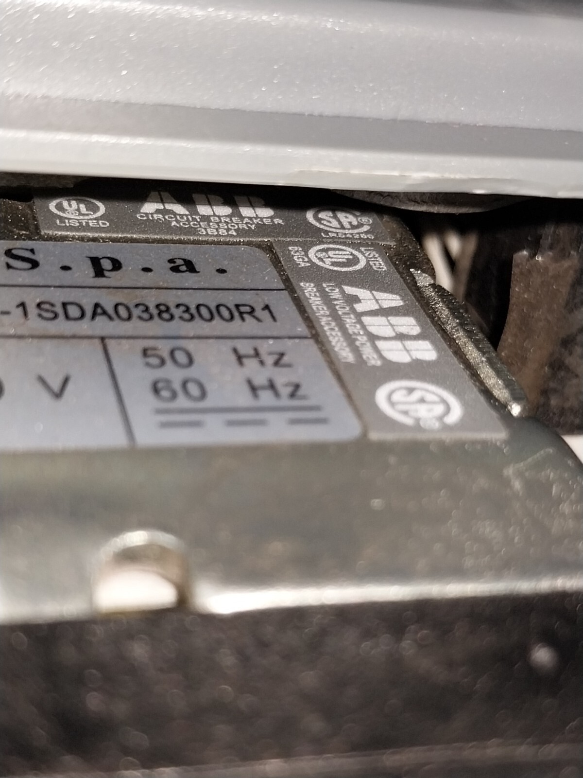 ABB SACE E2N 20 Emax Circuit Breaker IEC 60947-2 110-120V 50/60Hz CAT B
