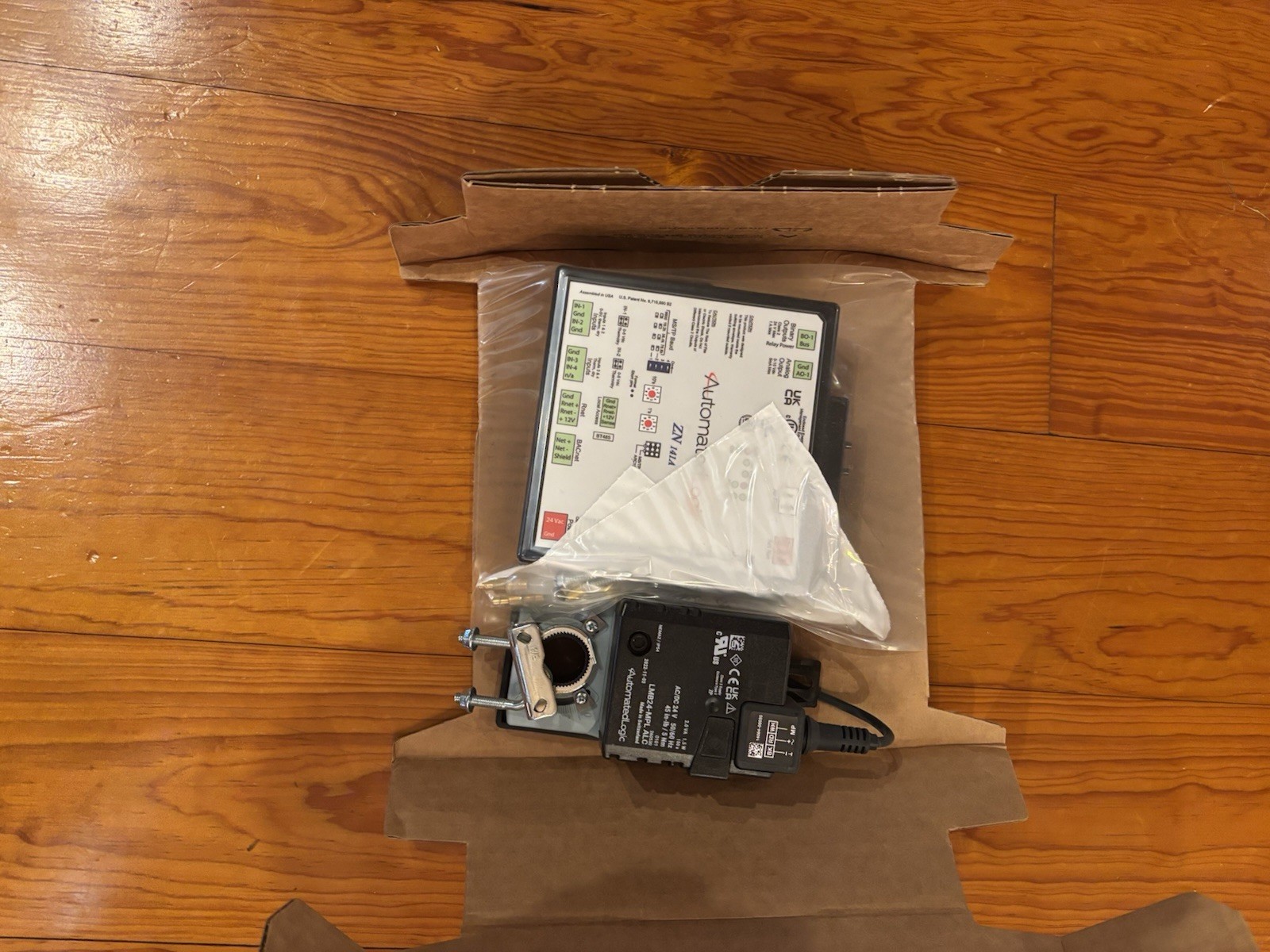 Automated Logic Zn141A Zone Controller and Belimo Actuator New In Box