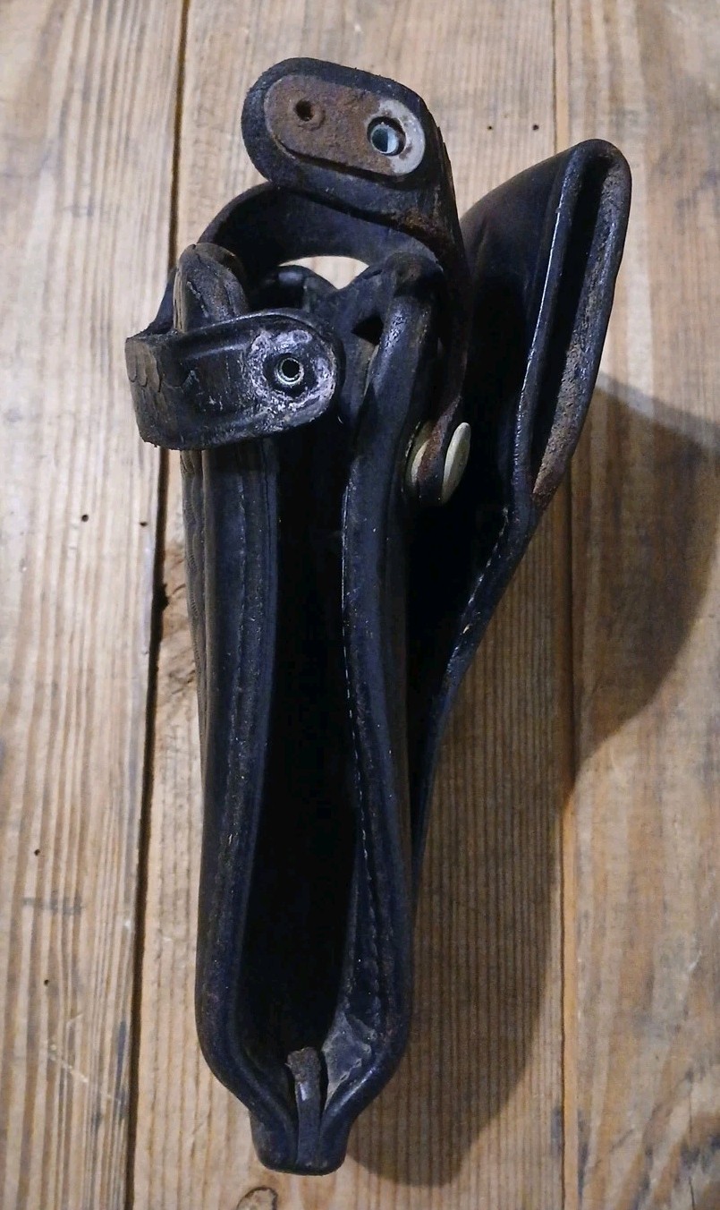Vintage 1970s Bianchi #27K Black Leather Basket Weave Break Front Holster