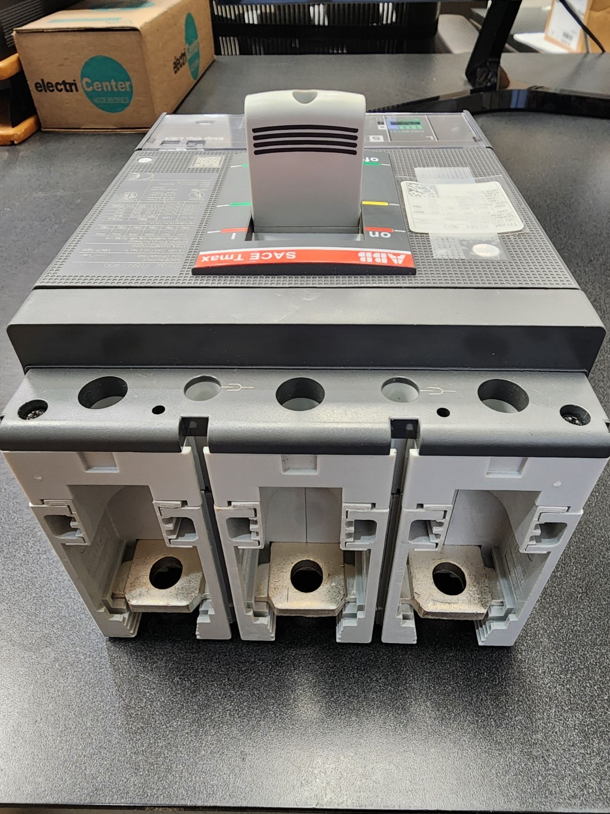ABB XT5NU340AEFF000XXX MCCB 400A 3P 35KA@480V WITH EKIP DIP LSI TRIP UNIT