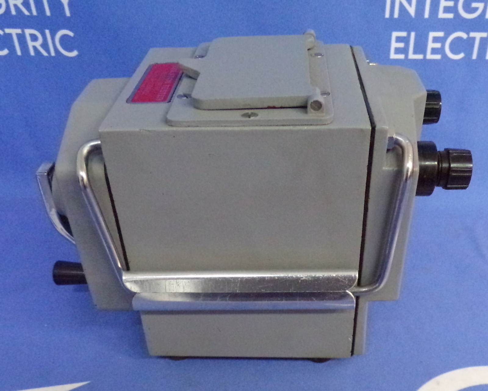 UEI INSULATION RESISTANCE TESTER IRT10 1000V 0-1000MΩ 90DAY WARRANTY