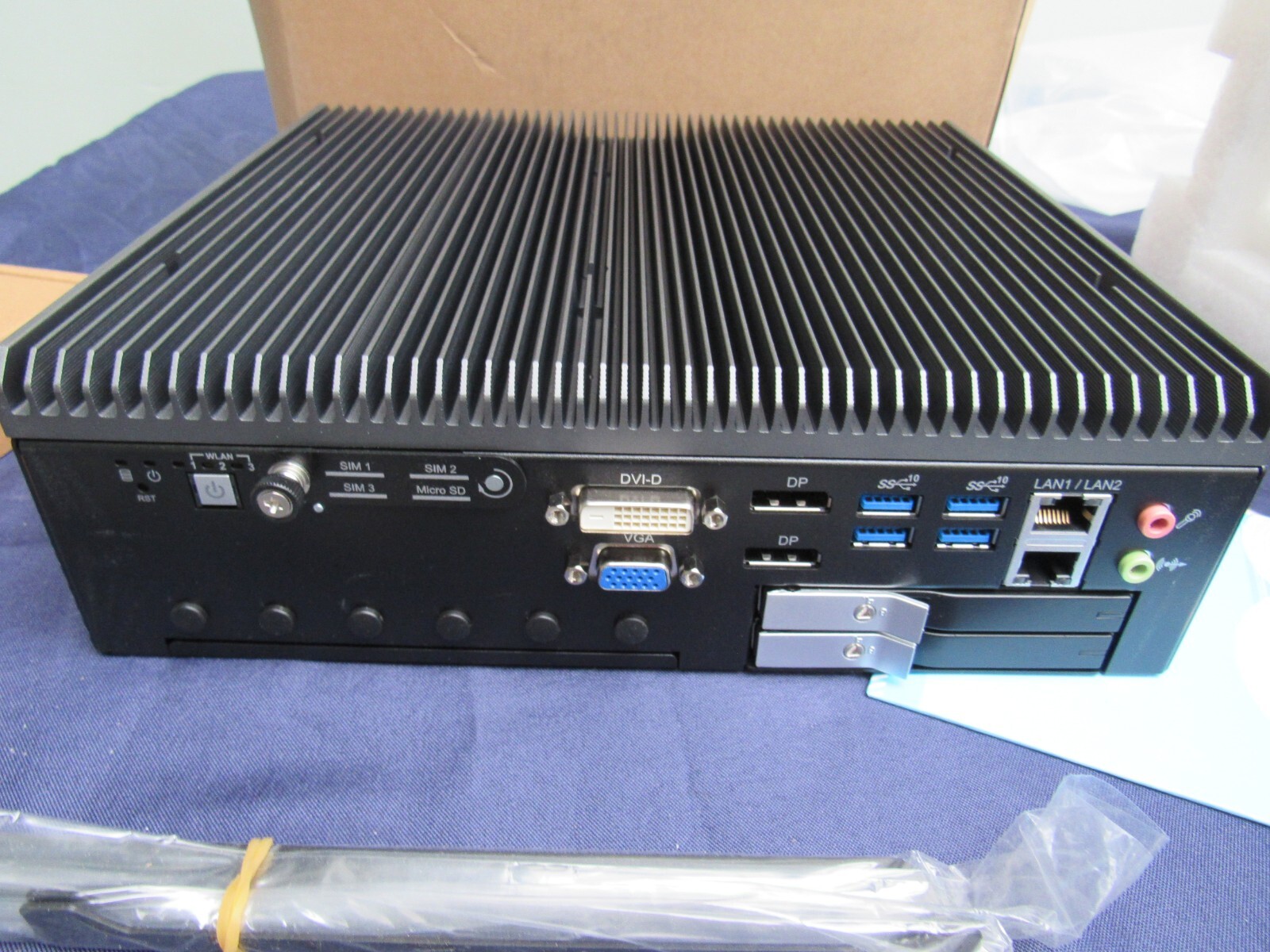 Vecow ECX-2210M-10700TEW32-PHA Core Processor – 16GB RAM, ESM-200,PE-3004M