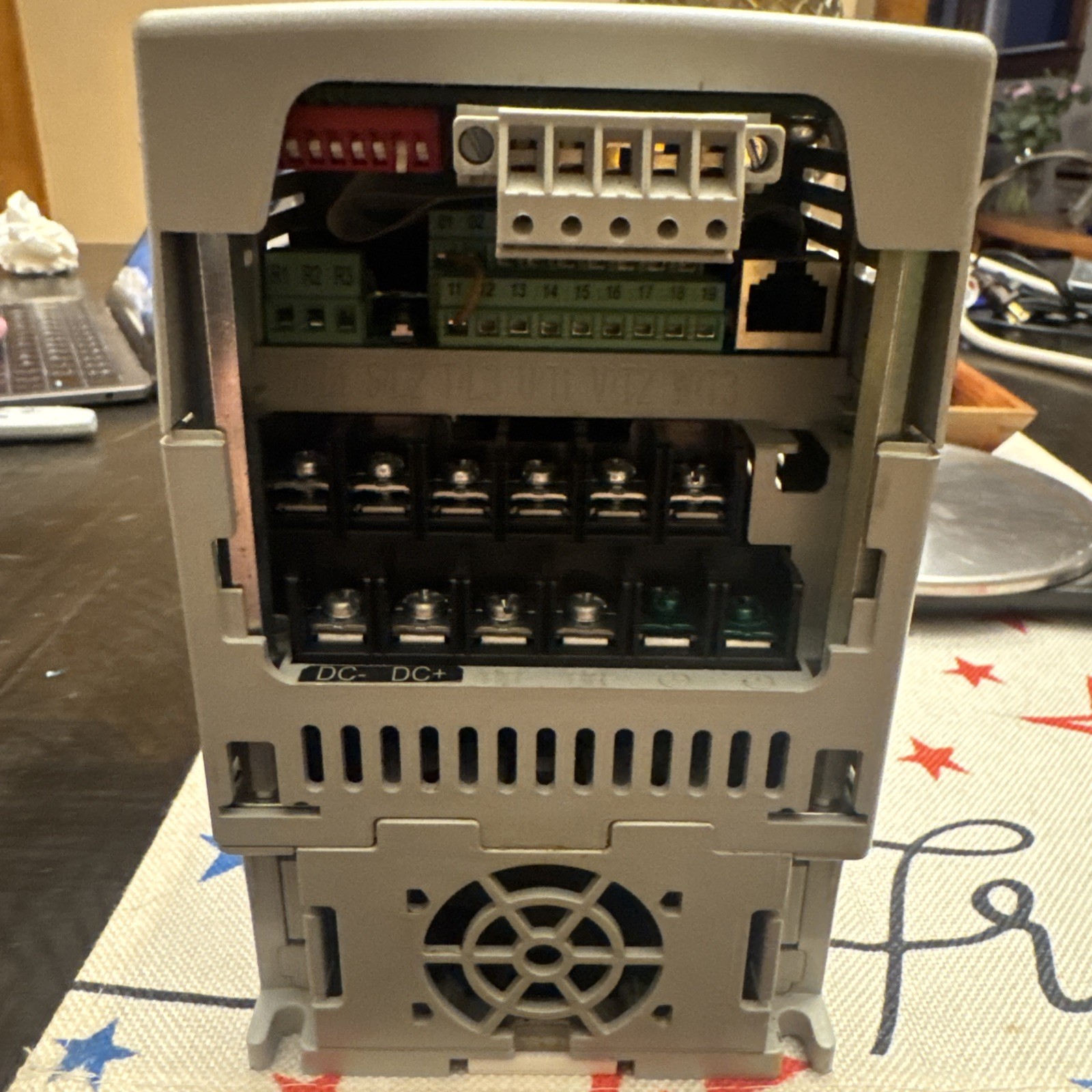 22B-D6P0N104 NEW PLC PowerFlex 40 2.2KW/3.0HP AC Drive 22BD6P0N104 – USED
