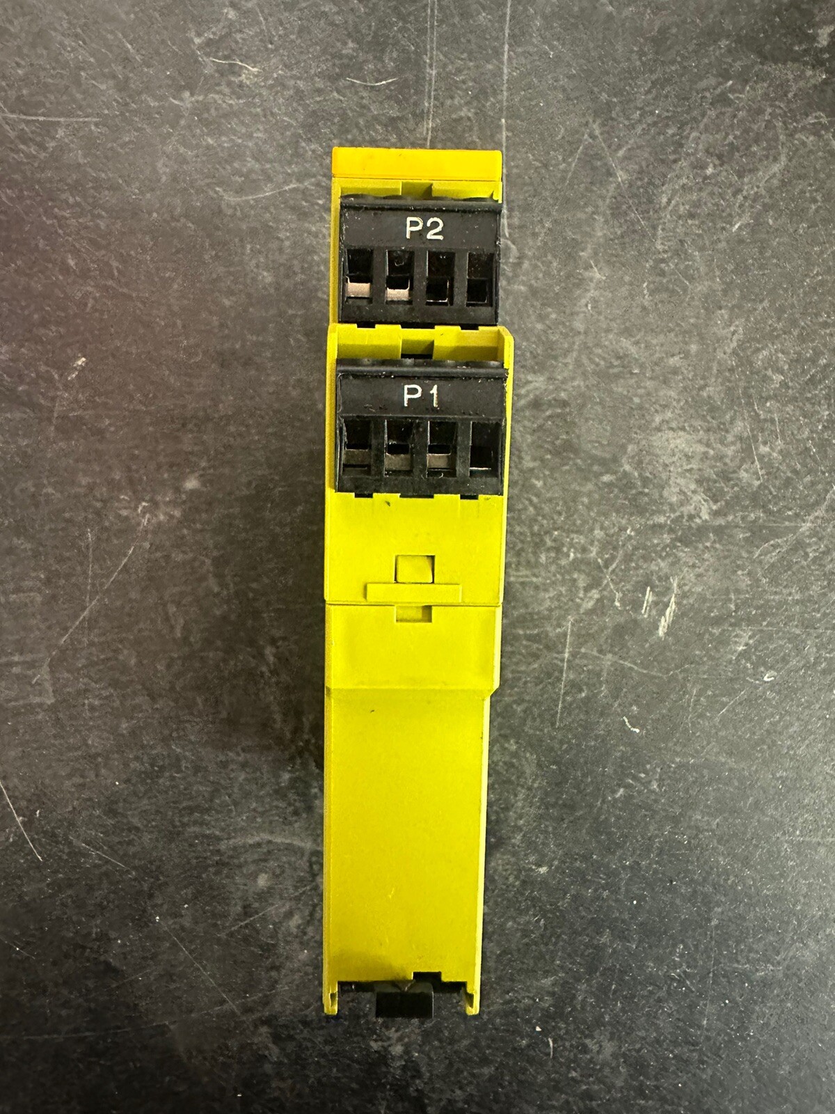 Pilz 777583 PZE X4VP 3/24VDC 4n/o Safety Relay
