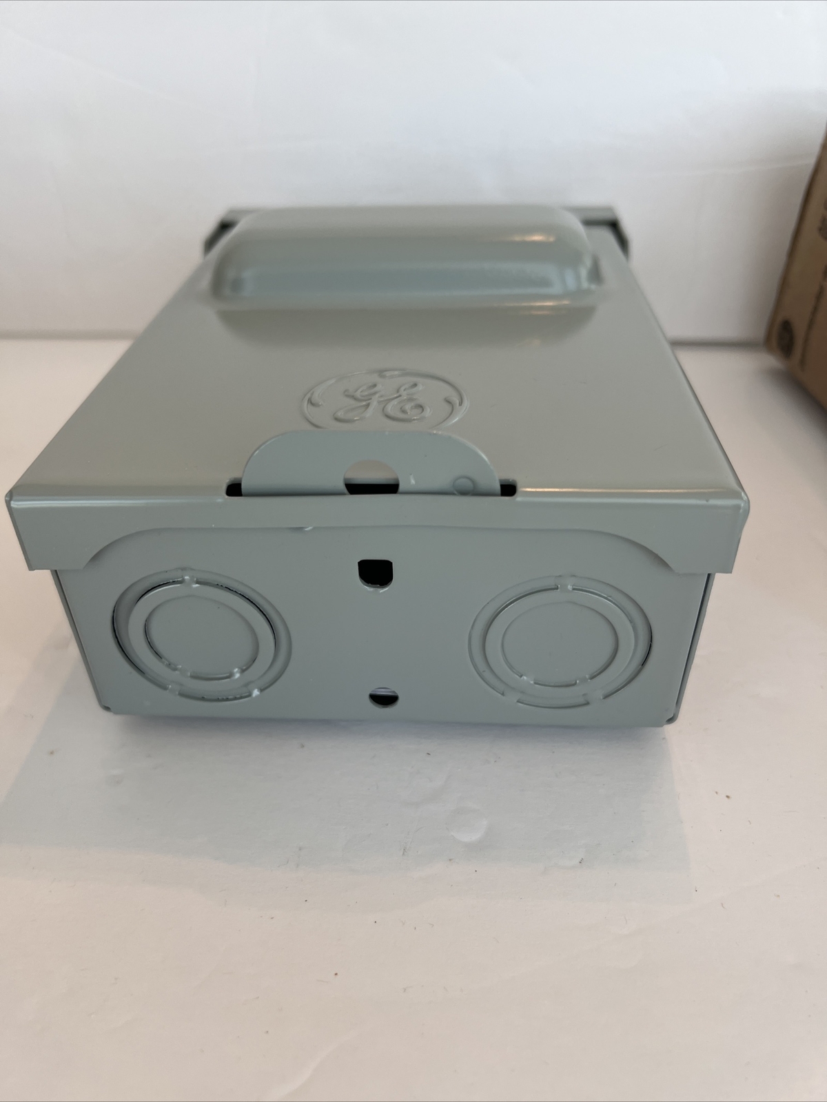 GE 30-Amp Fusible Enclosed Molded Case Switch Disconnect