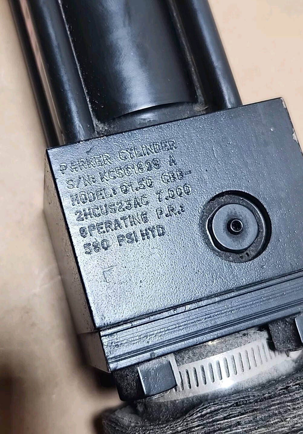 *NEW SURPLUS* Parker 01.50 CBB2HCUS23AC 7.000 Hydraulic Cylinder 580Psi Warranty