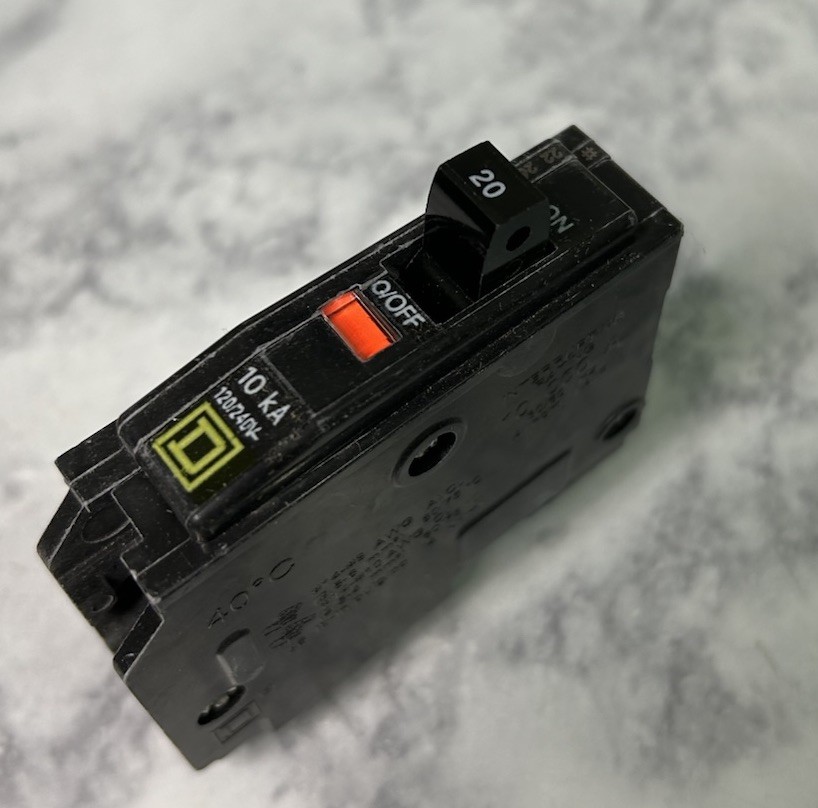 NEW Lot of 10 Circuit Breakers Square D QO120 20A 1 Pole 120/240V Plug In