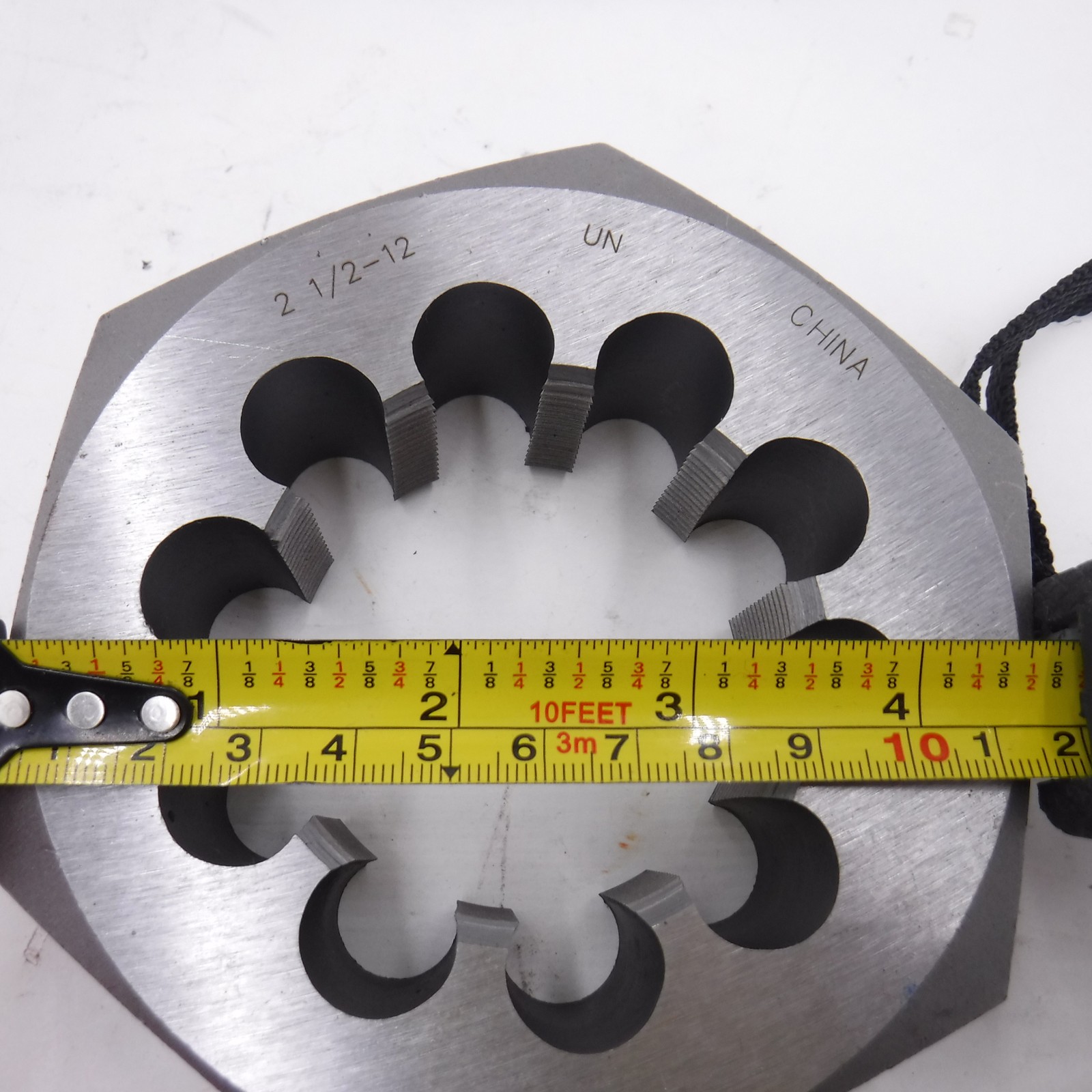 2-1/2″-12 UNS RH Threading Die 4-1/2″ Hex OD Carbon Steel 1-1/2″ Thick
