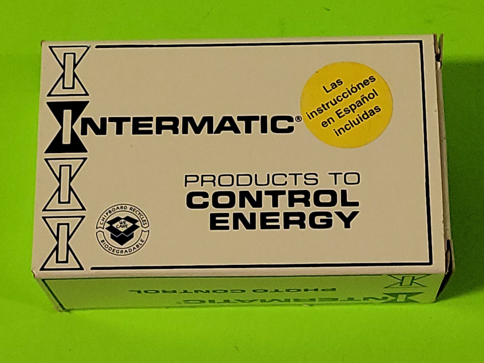 INTERMATIC Model K4123-8 Photo Control 208/277V 3100/4150W 8.3A (15A max).