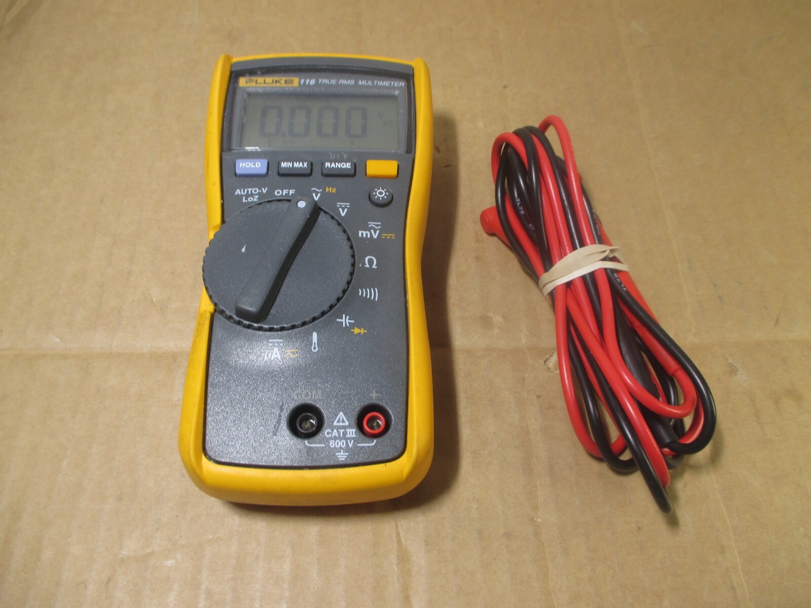 FLUKE 116 TRUE-RMS MULTIMETER with original leads good condition