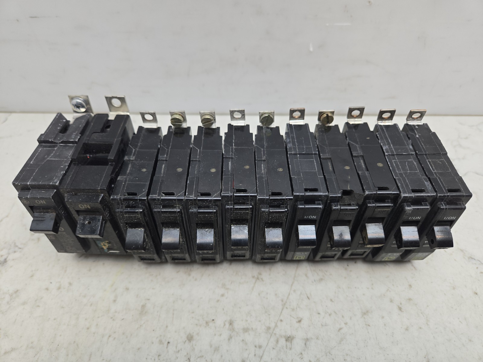 Mixed Lot of 31 Single Pole Circuit Breakers 20A Eaton Cutler Hammer Square D