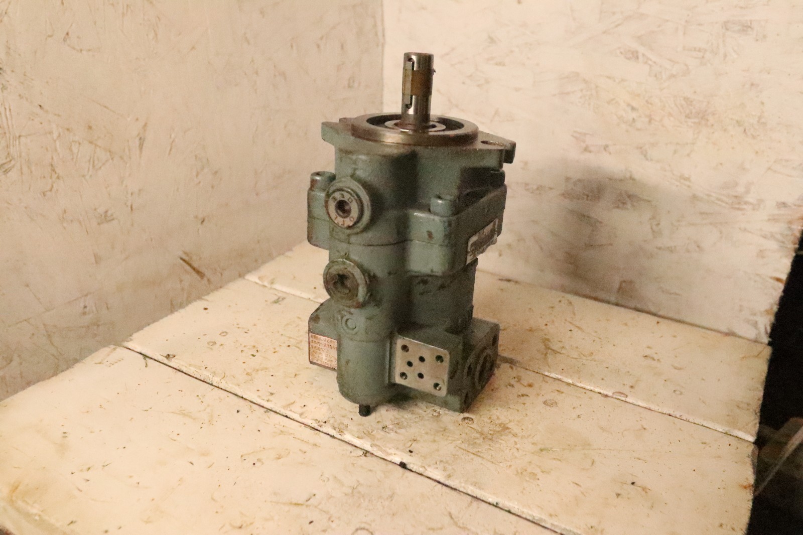 NACHI PVS-1B-16N3-E13 Variable Displacement Piston Pump