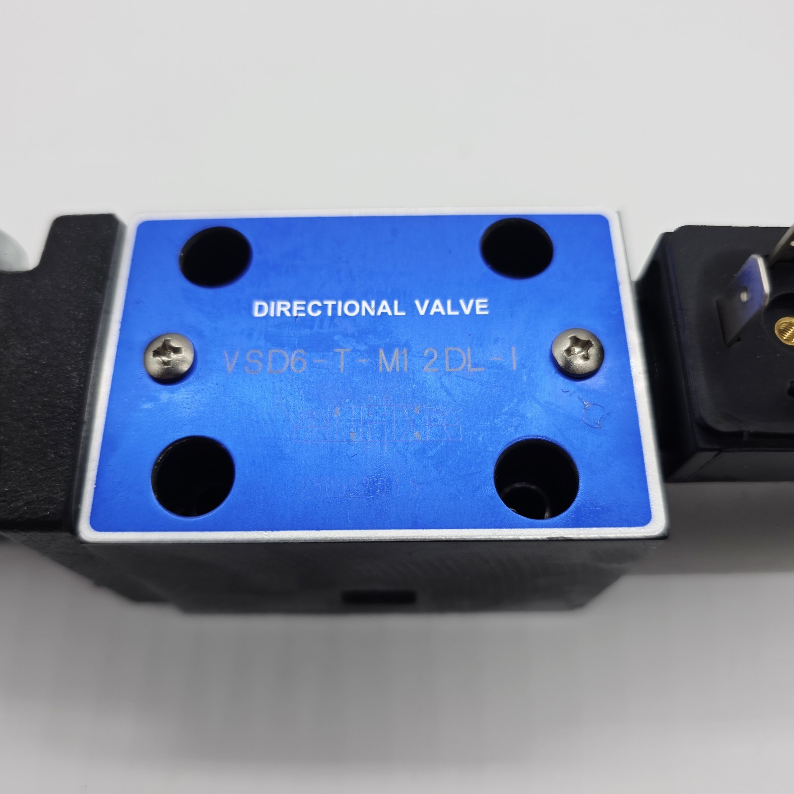 Directional Control Valve VSD6-T-M1-2DL-I Hydraulic Solenoid 12V Industrial
