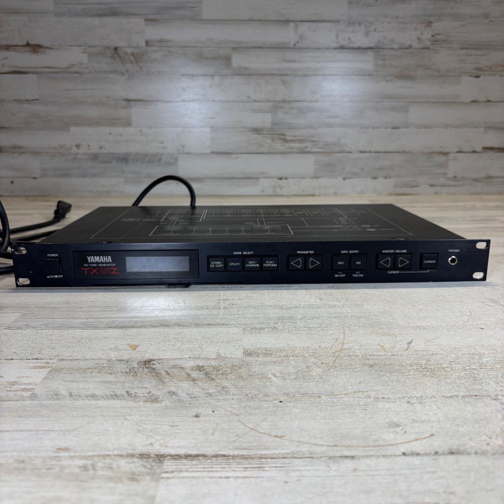 Yamaha TX81Z FM Tone Generator Rack Mount Synthesizer Module MIDI