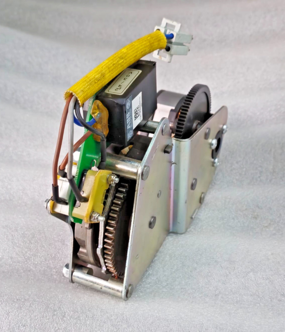 ABB SACE S.P.A 1SDA038321R1 24/30V GEARED MOTOR DEVICE FREE FAST SHIPPING FRDEX