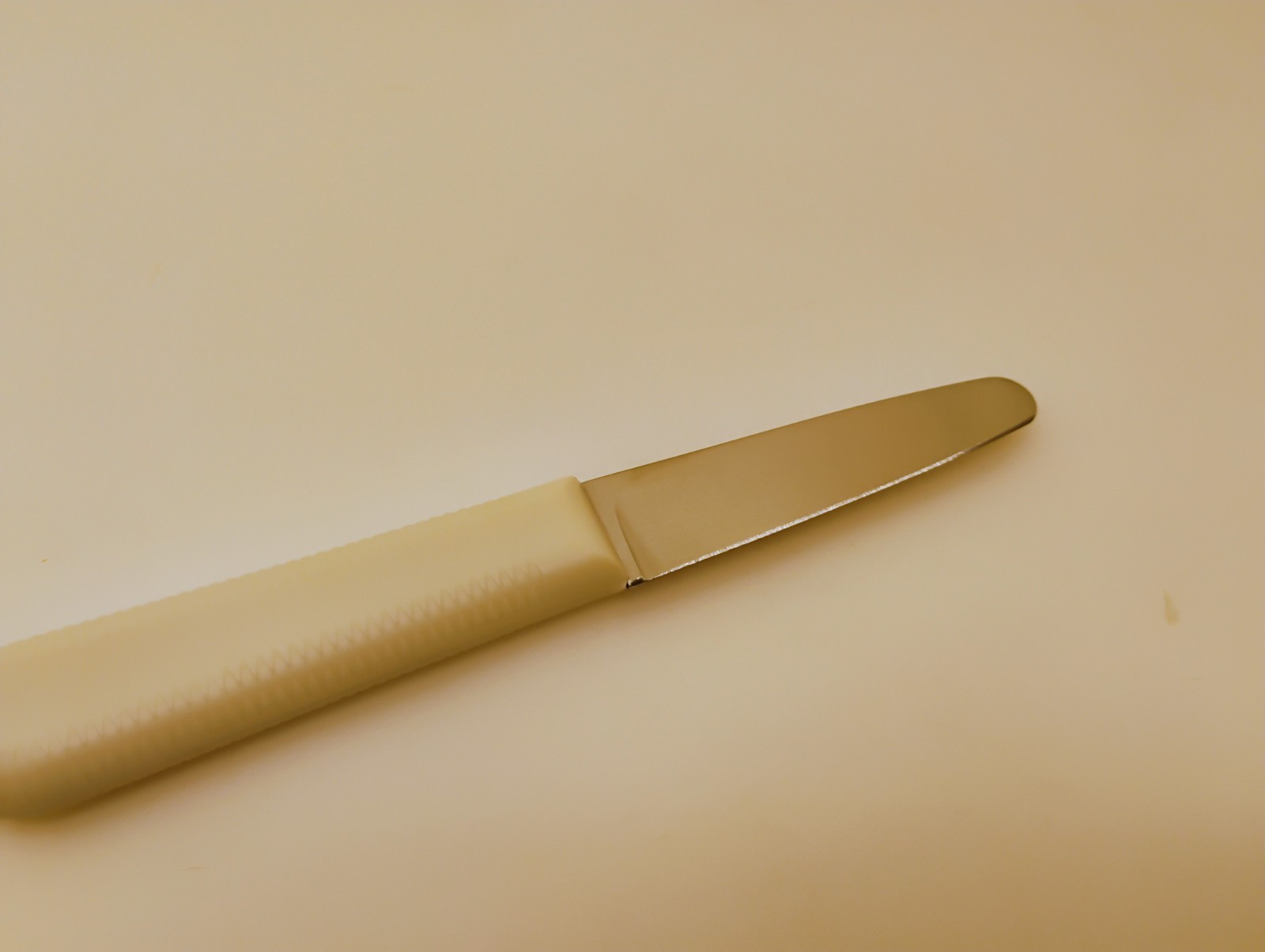 Dexter USA Clam Shellfish Oyster Knife 3 3/8″ Stiff Stainless Blade White S129