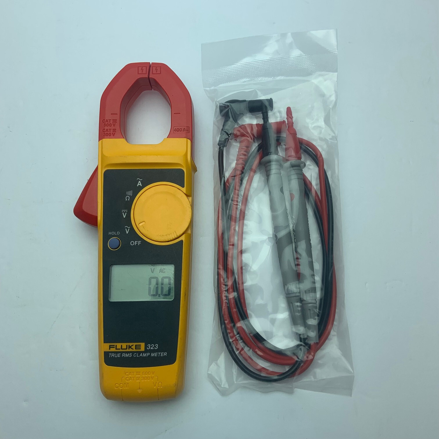 Fluke 323 True RMS Clamp Meter