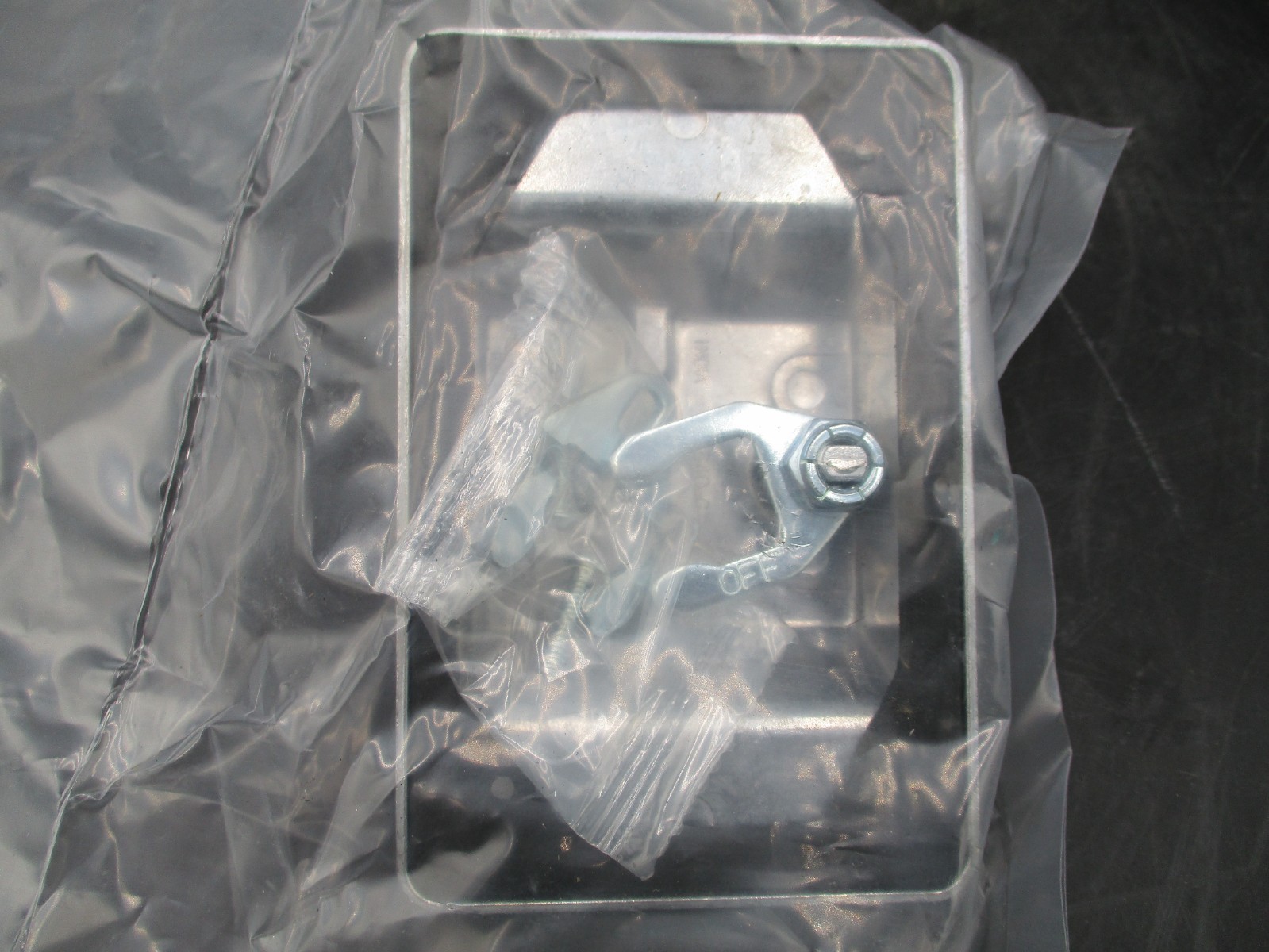 (QTY 1) CROUSE HINDS DS185 SINGLE GANG RAINTIGHT SNAP SWITCH COVER SAME DAY SHIP