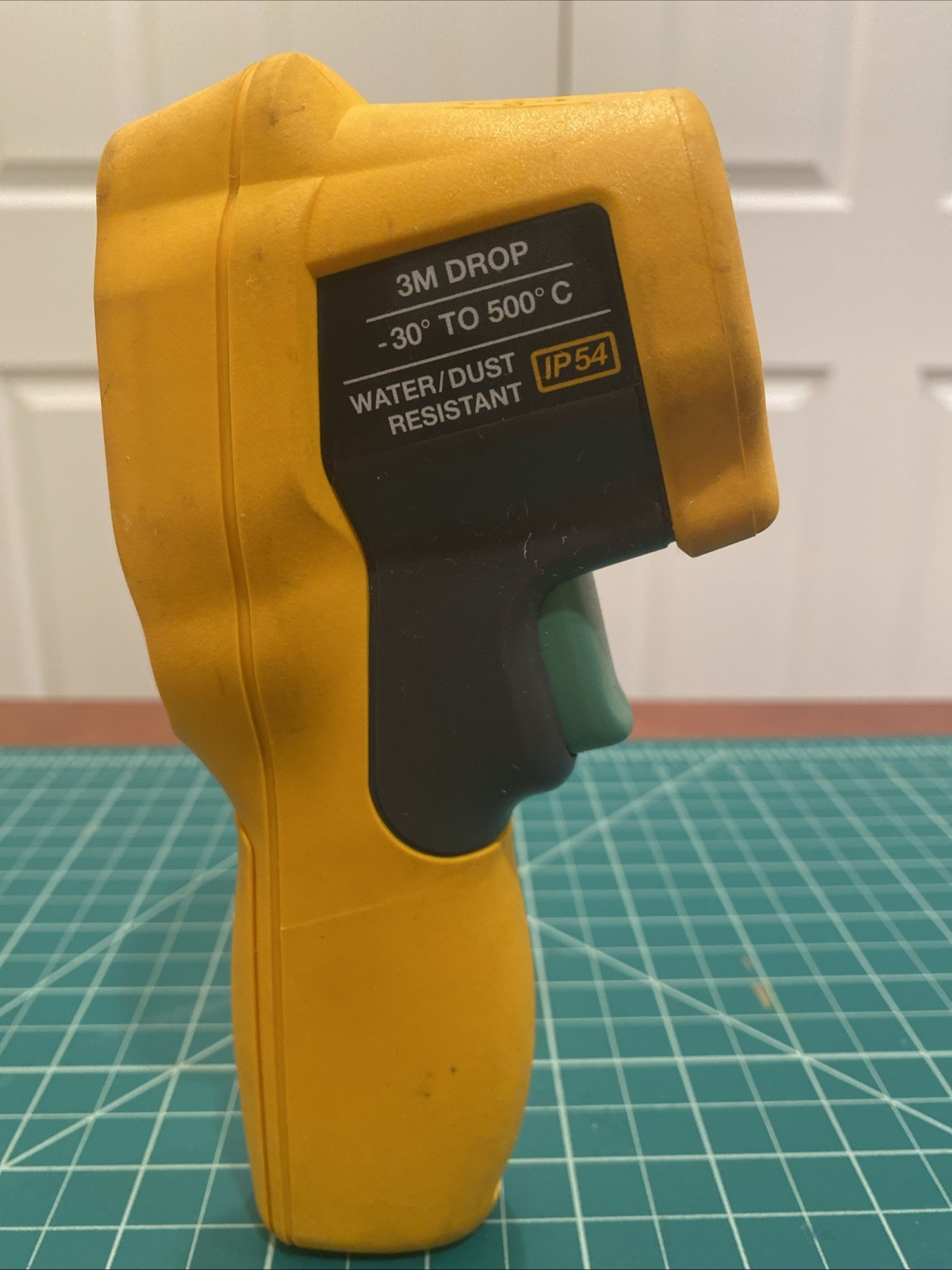 Fluke 62 MAX IR Thermometer 3M Drop -30 To 500C Water/Dust Resistant IP54 Rate