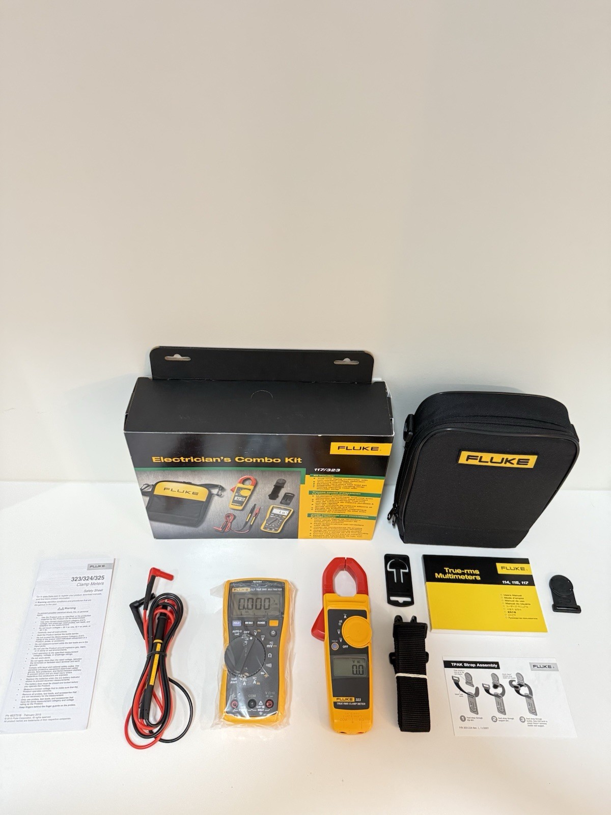 FLUKE 117/323KIT ELECTRICIANS COMBO KIT (NEW) SHIPS FAST MFD-2026