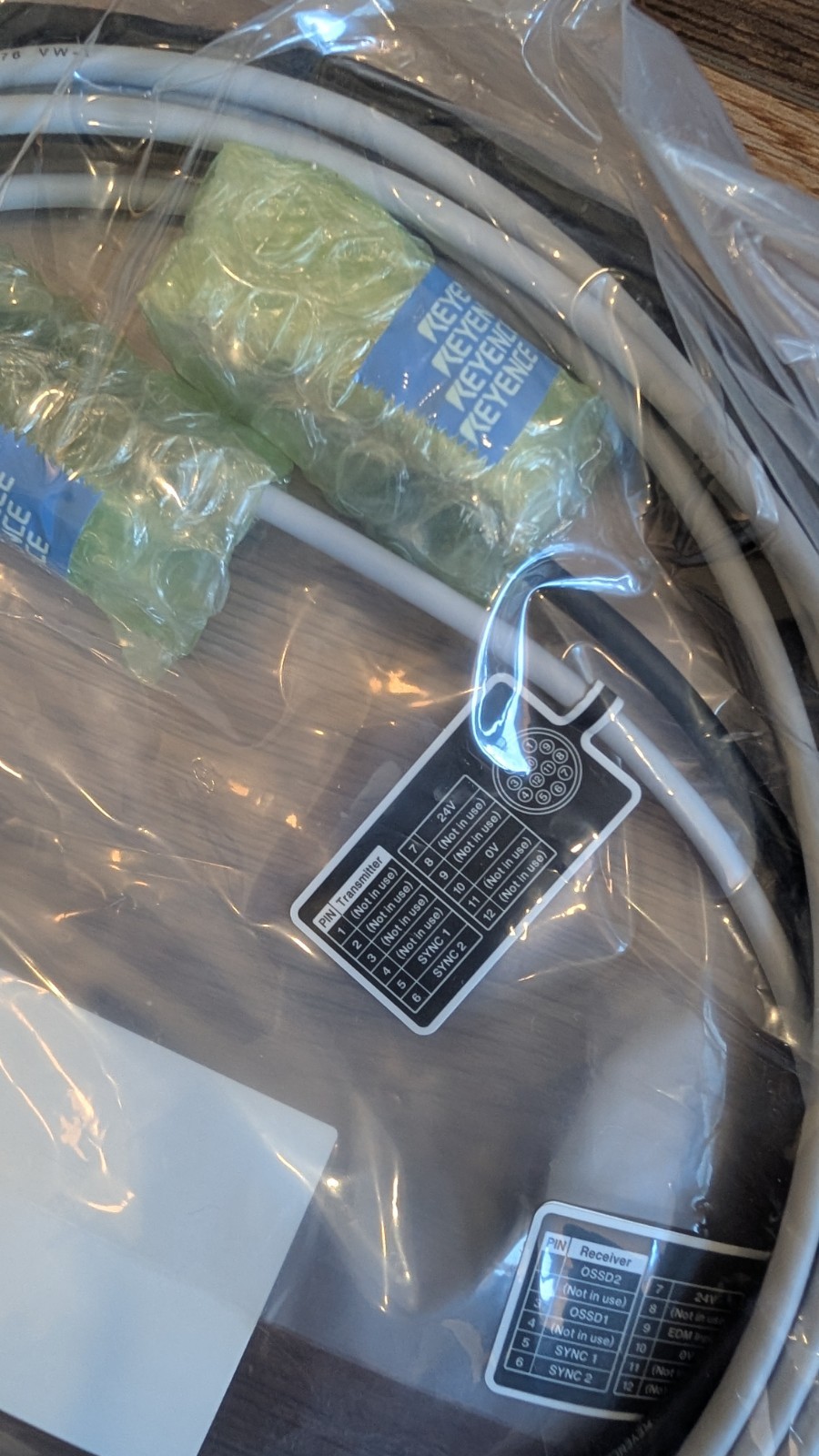 Keyence GL-SPT3P x 4 M14 connector cable for connecting to the GL-T11R PNP 3 m