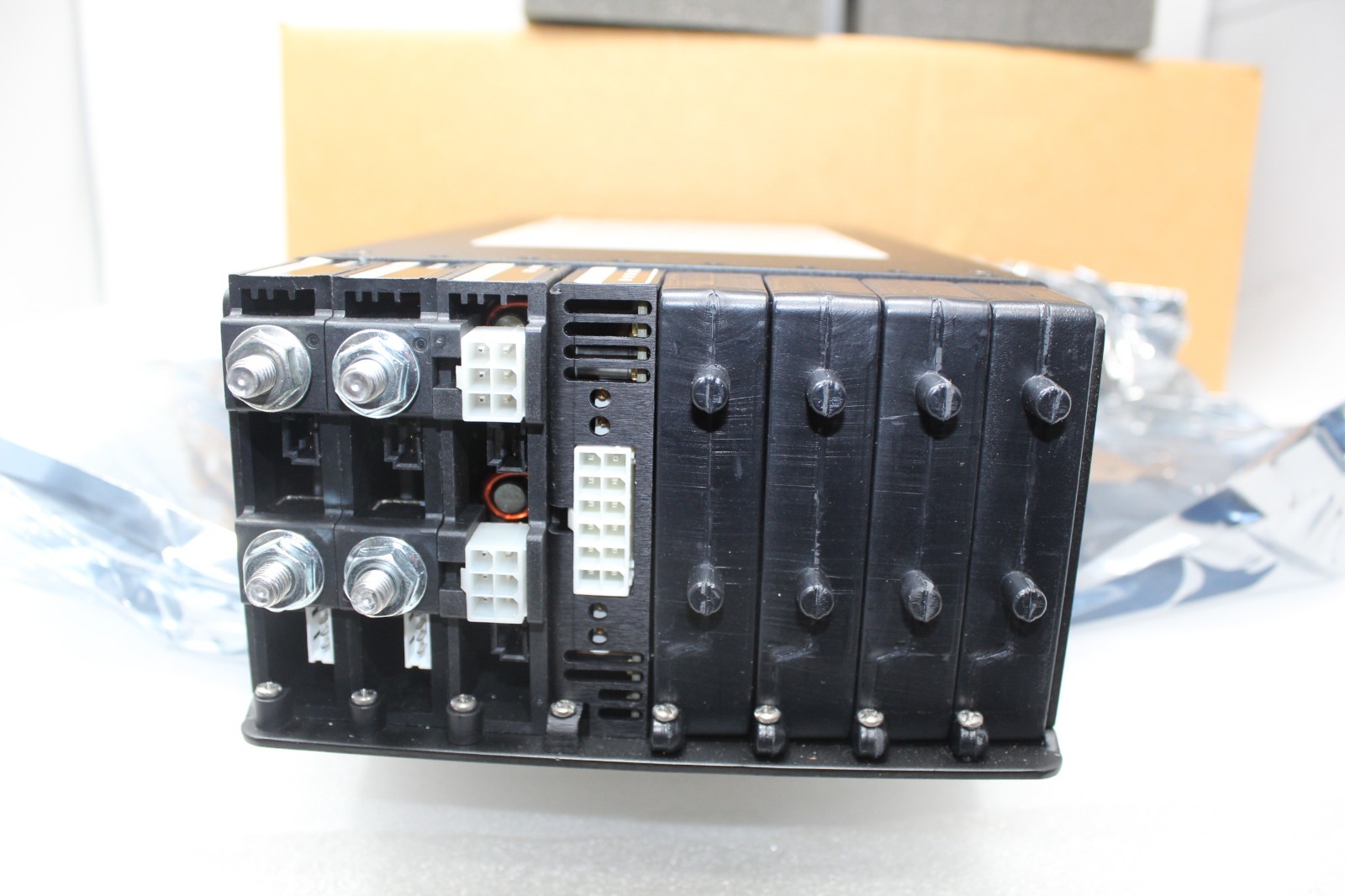 New in box Vicor PFC MEGAPAC Modular Power Supply 300VDC 15A MPO-7MECH-MI