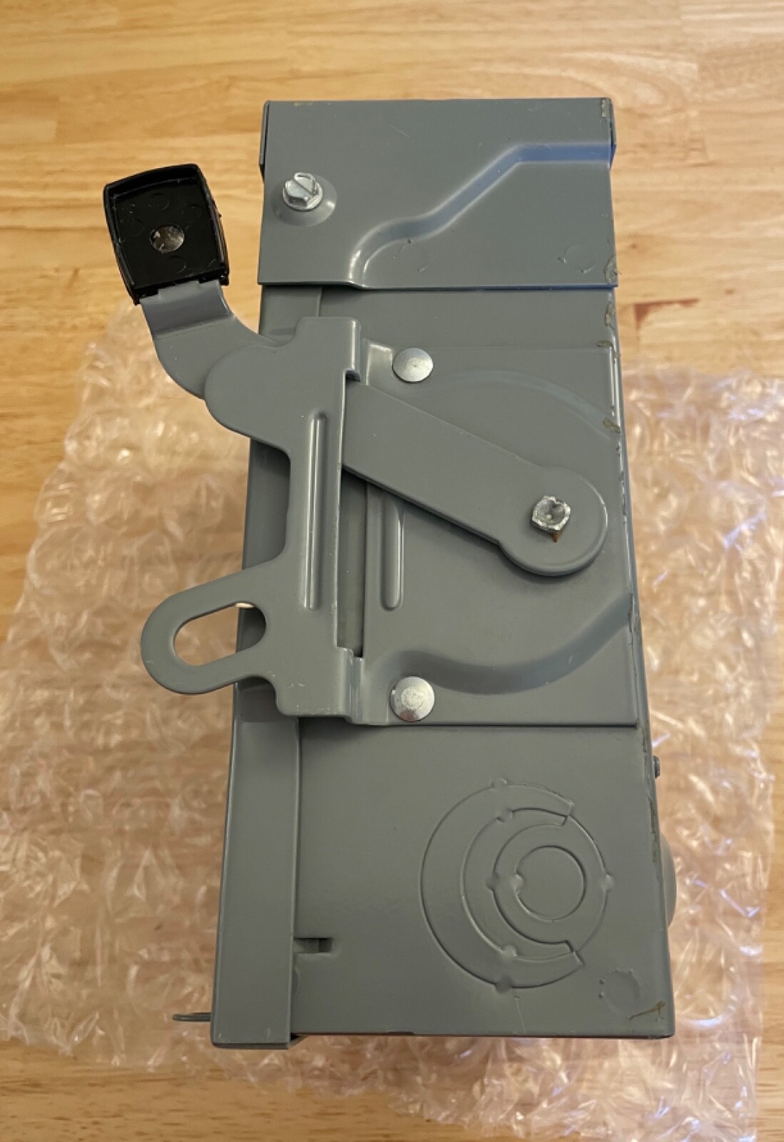 SQUARE D SAFETY Disconnect – SWITCH D221NRB SERIES ENCLOSURE 30 AMP