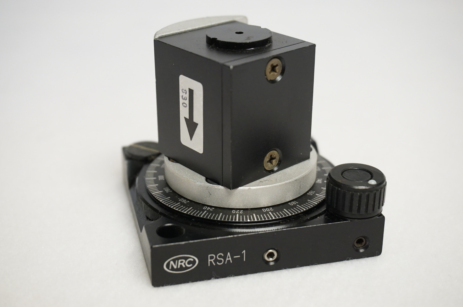 Hoya M-500 Optical Isolator with RSA-1 NRC rotator rotation base – USA