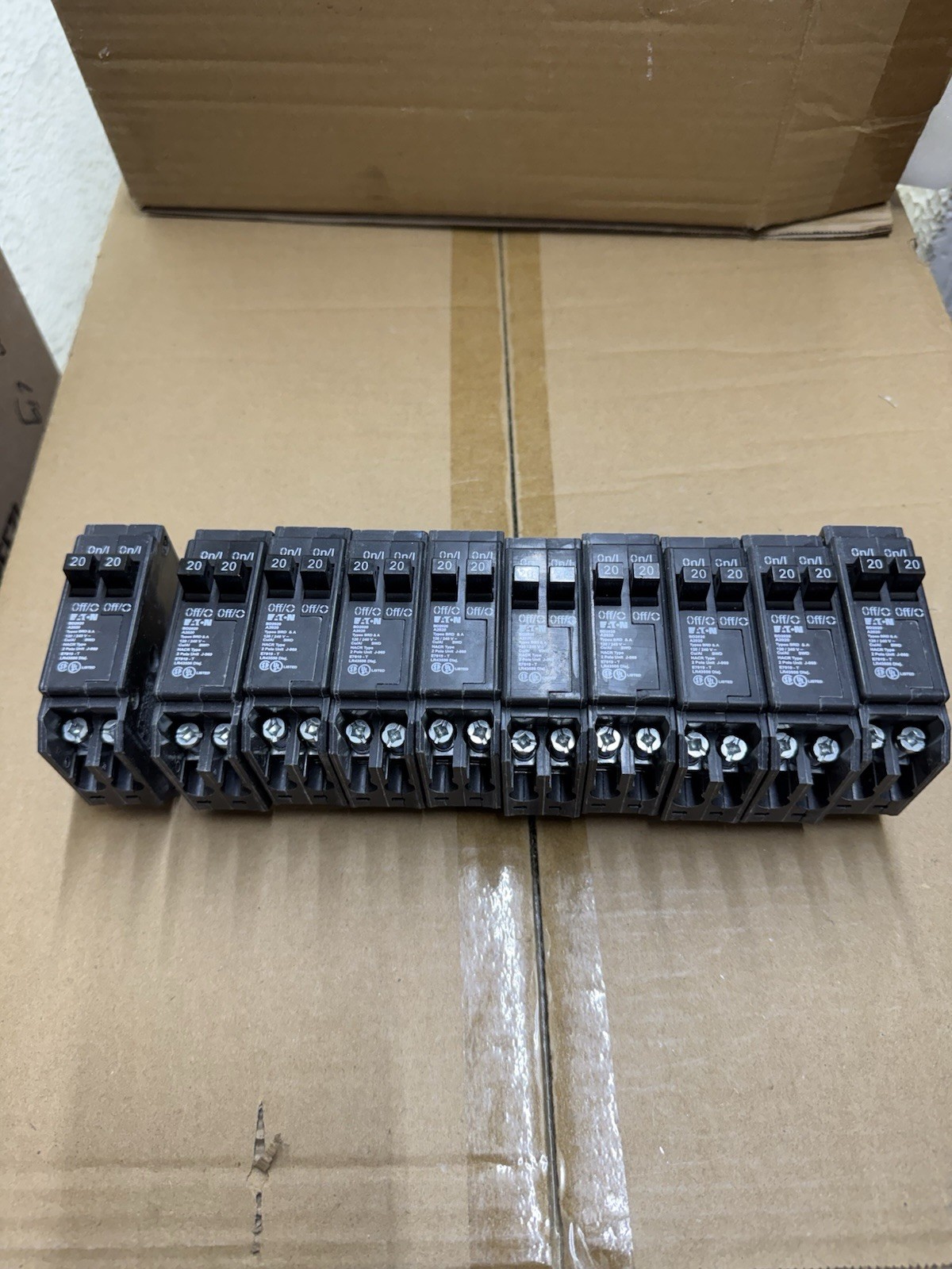 Lot of 10 Eaton Br2020 Tandem Single Pole 20am NON-CTL Circuit Breaker