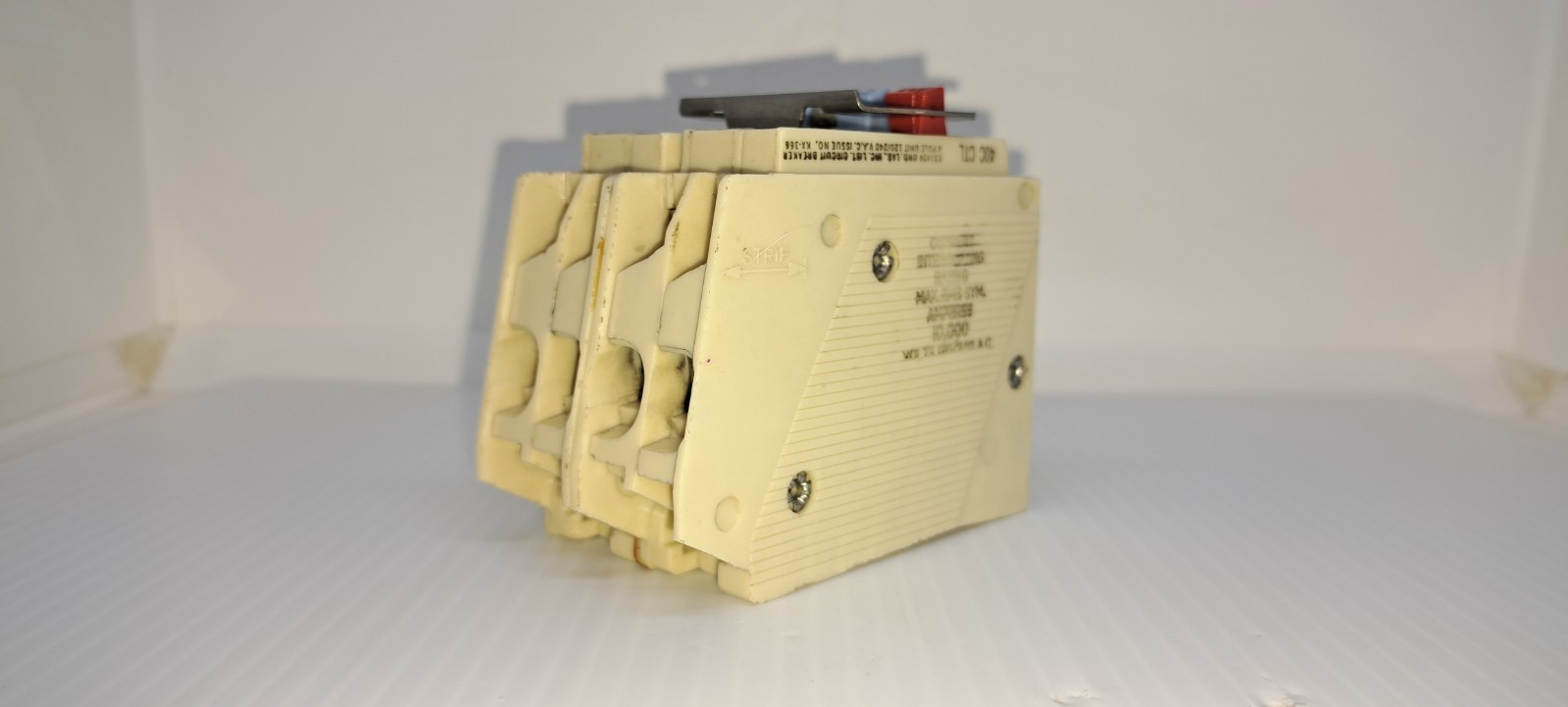 Bryant BQ220-250 4-Pole Quad Type BARD Circuit Breaker White BQ 220-250