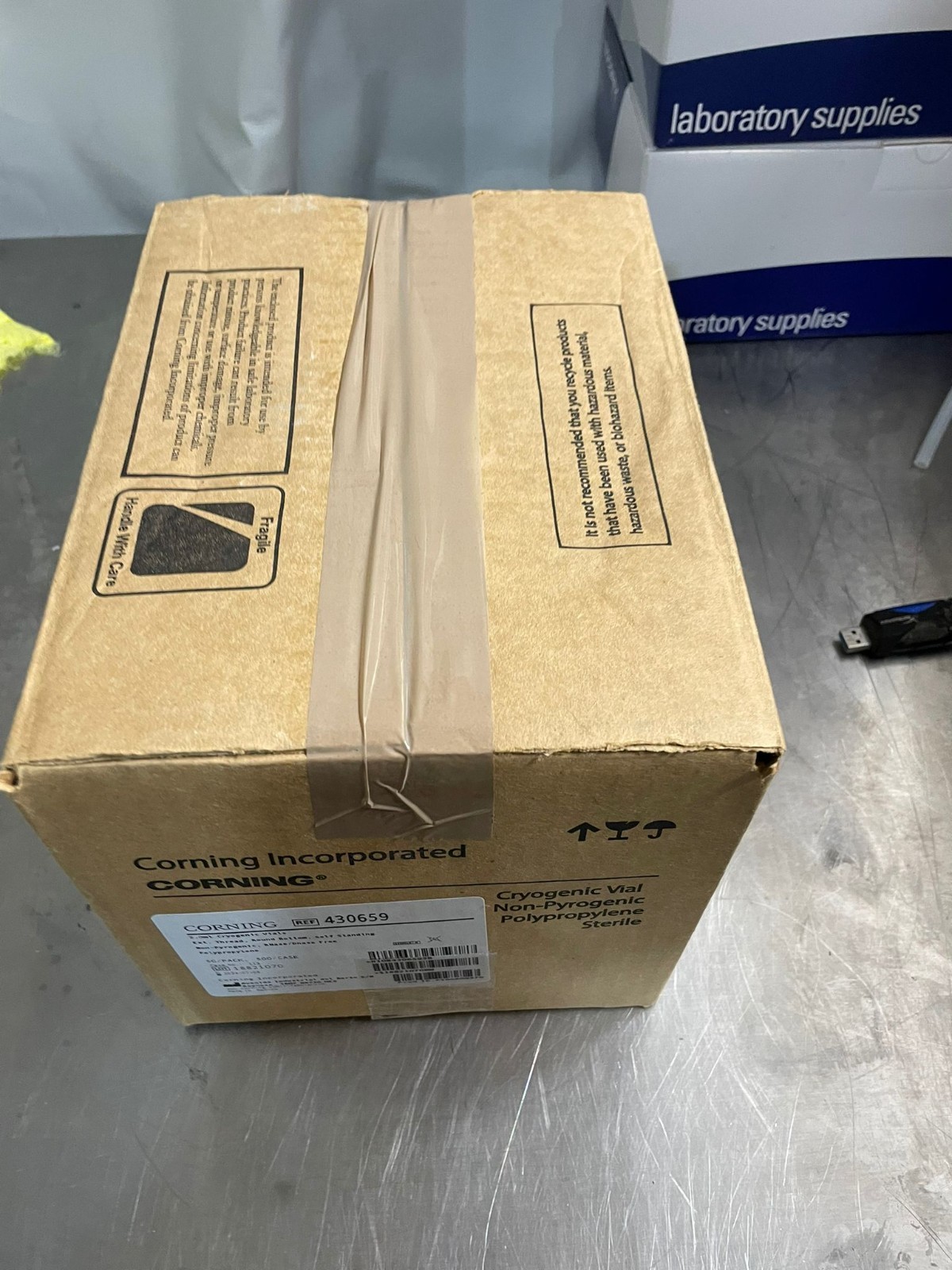 Corning 430659 2mL External Threaded Polypropylene Cryogenic Vial Round Bottom
