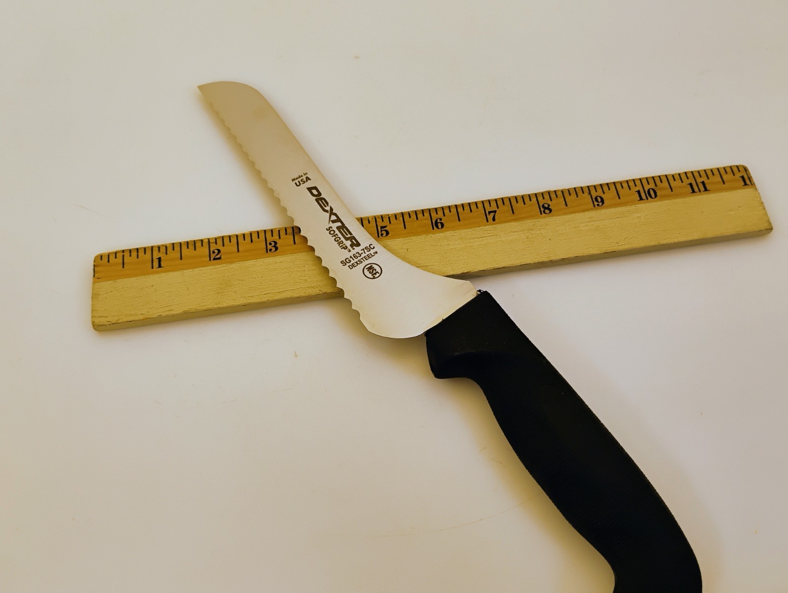 Dexter USA 7 inch Offset Blade Scalloped Edge Bread Knife Black Handle SG163-7SC
