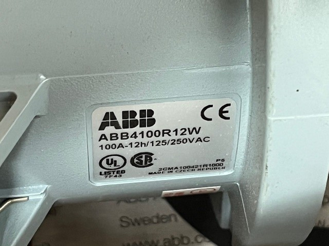 ABB ABB4100R12W / 2CMA100421R1000 IEC Receptacle 100A 3P4W 125/250V New