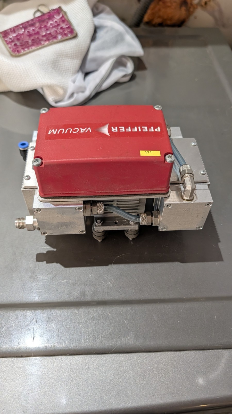 Pfeiffer Vacuum MVP 006-4 24V DC 4 Diaphragm Oil-Free Dry Pump Working